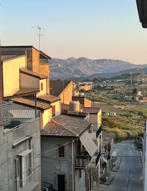 Panoramic Townhouse in Sicily – Montalbano Salita Martiri 16 Marzo