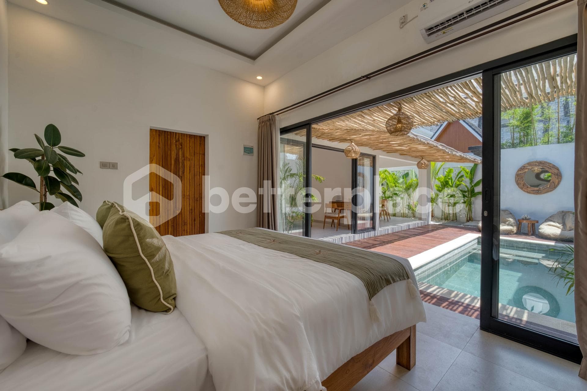 A Rare Turnkey Investment in Central Seminyak – Stunning Leasehold Tropical 2-Bed Villa Combining Traditional Balinese Architecture with Modern Lifestyle Convenience