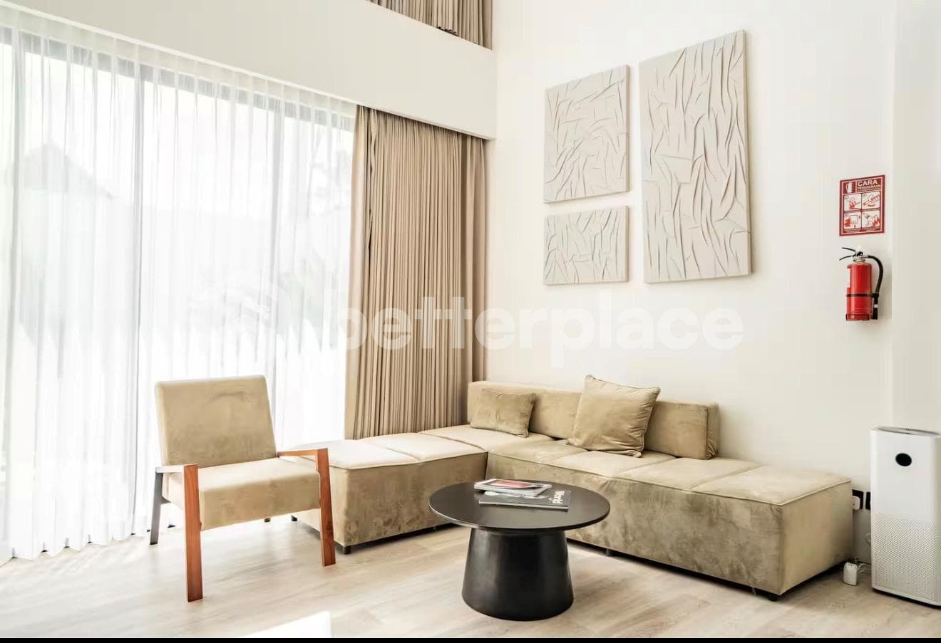 Elegant Modern 2-Bed Villa/Townhouse in the Heart of Berawa – Fully Furnished Leasehold Residence Just 5 Minutes from the Beach and Lifestyle Hotspots