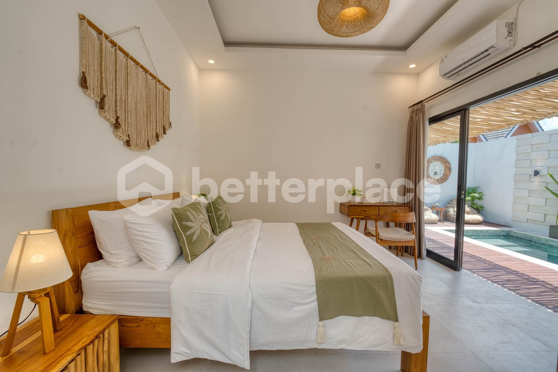 A Rare Turnkey Investment in Central Seminyak – Stunning Leasehold Tropical 2-Bed Villa Combining Traditional Balinese Architecture with Modern Lifestyle Convenience