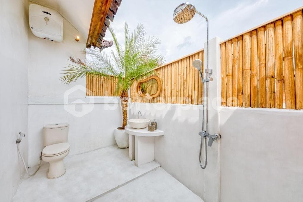 Unmatched Elegance: Leasehold 6-Bed Fully Furnished Villa with Prime Location in Bali
