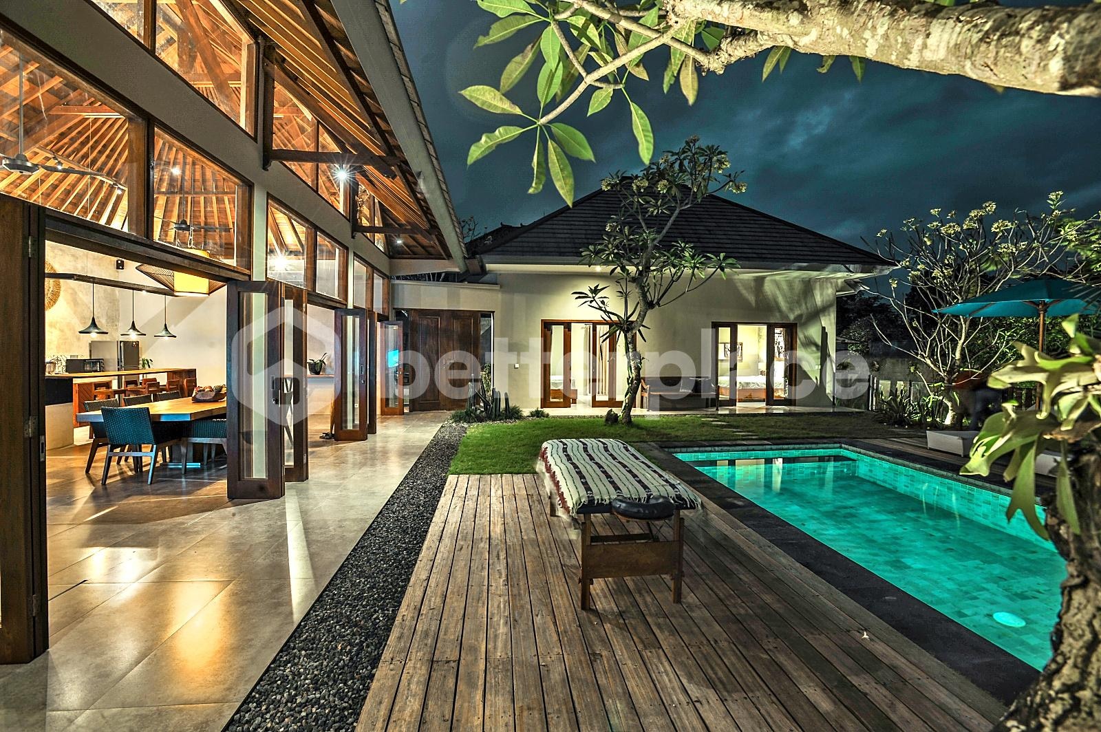 Twin-Pavilion Retreat in Peaceful Cepaka — Master Suite, Guest Wing, Infinity Edge Pool & Manicured Lawn