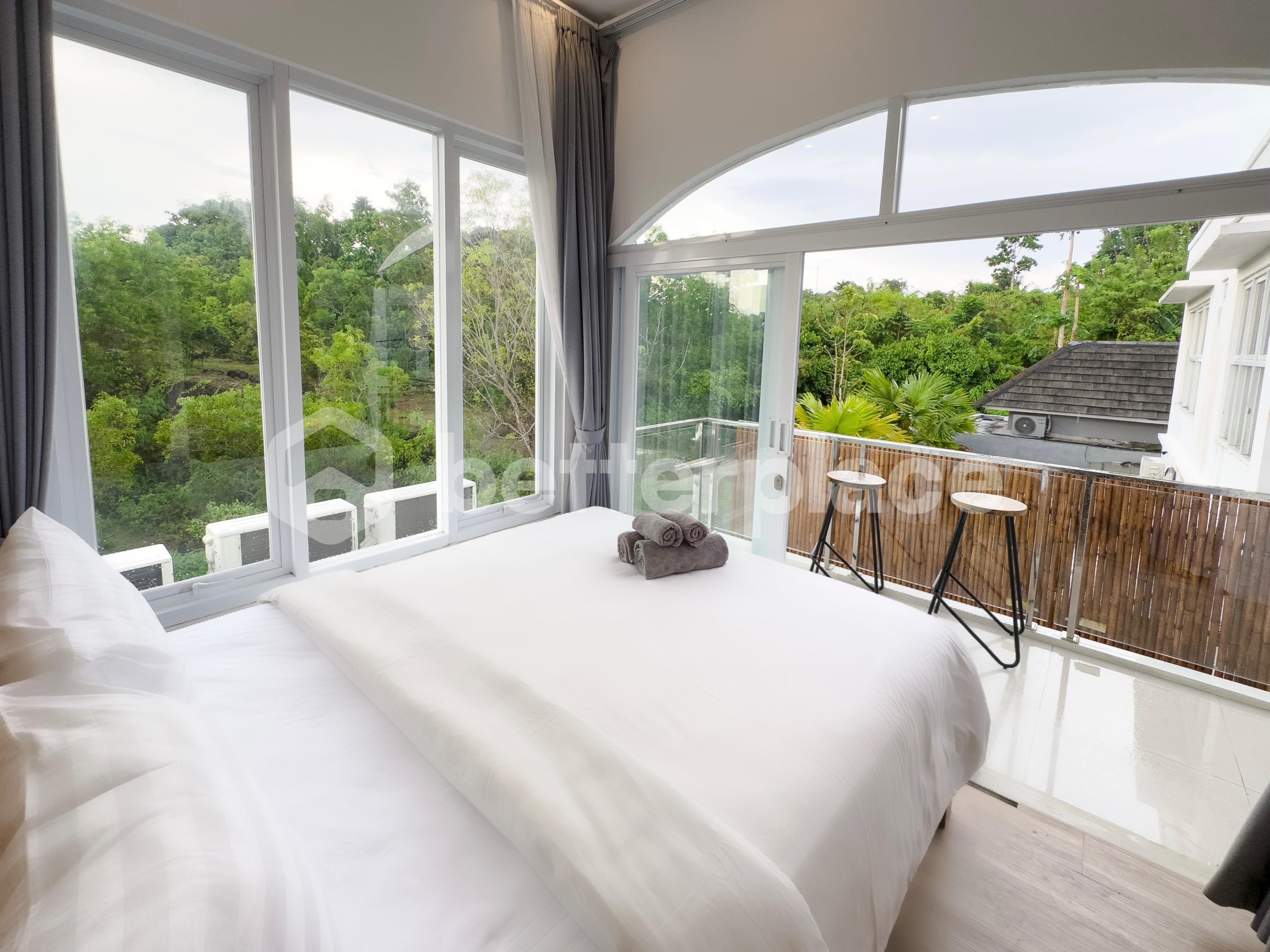 Moderna and Fully Furnished Freehold Villa in Pecatu