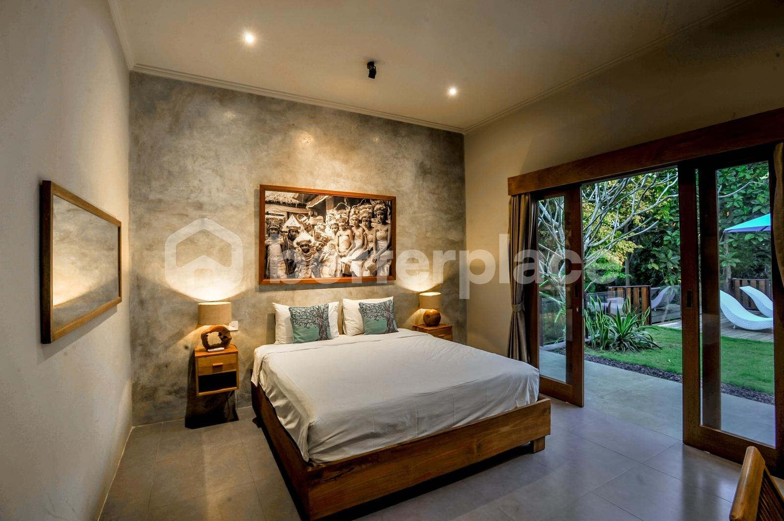 Twin-Pavilion Retreat in Peaceful Cepaka — Master Suite, Guest Wing, Infinity Edge Pool & Manicured Lawn