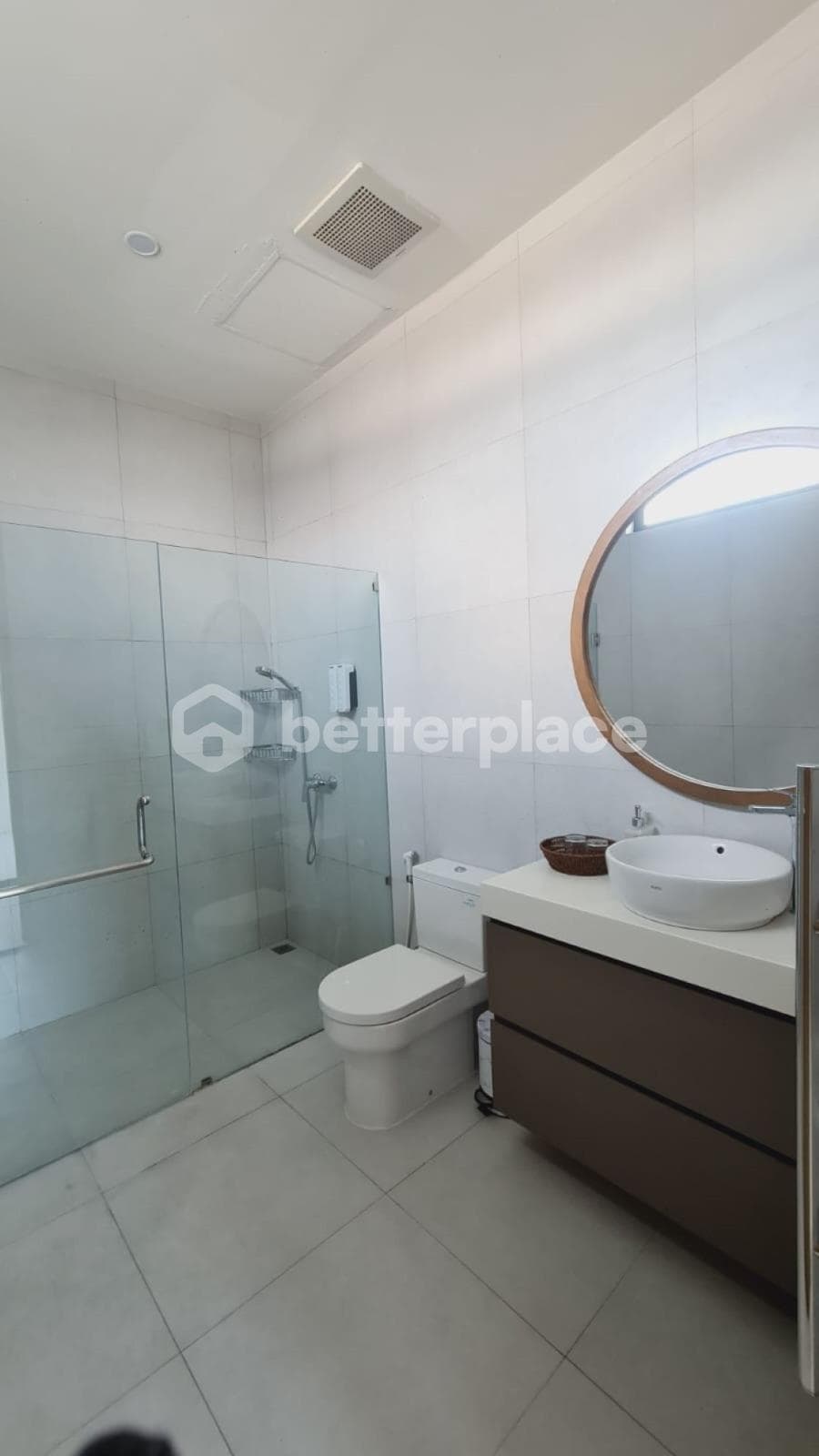 Modern Ready Villa in Batu Bolong, Canggu 4 Bedrooms Just 5 Minutes from the Beach