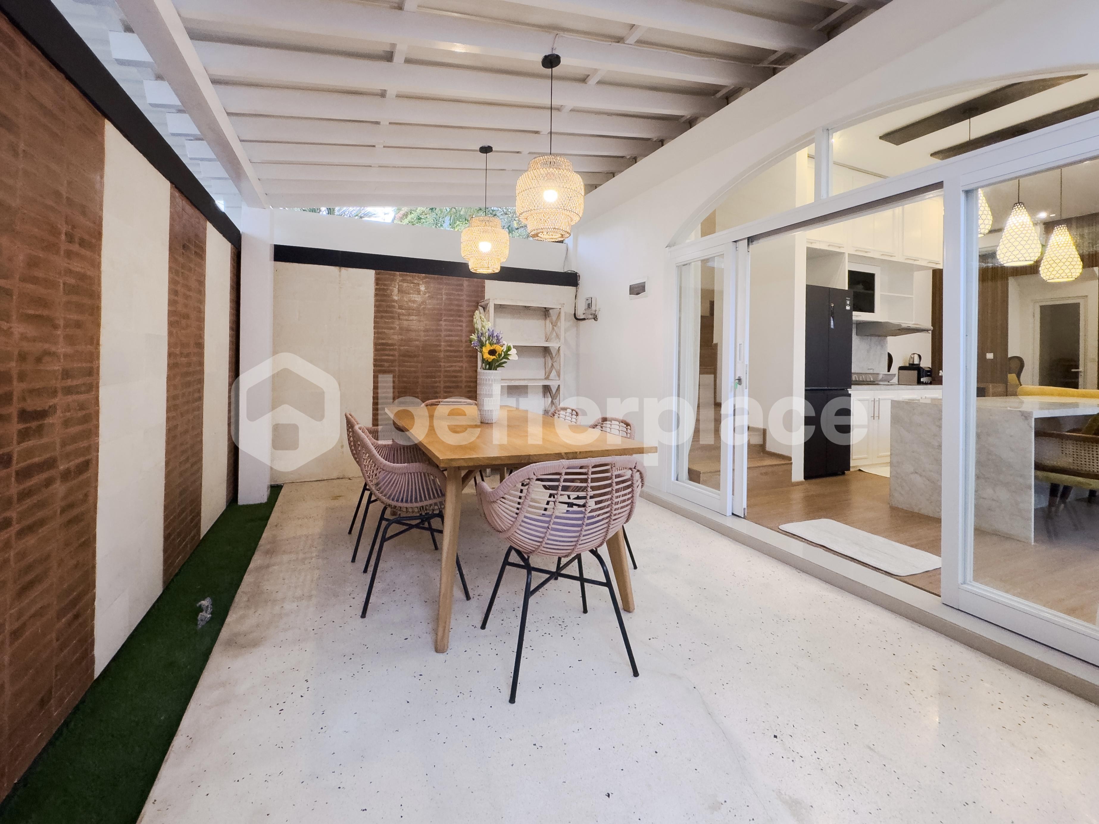 Moderna and Fully Furnished Freehold Villa in Pecatu