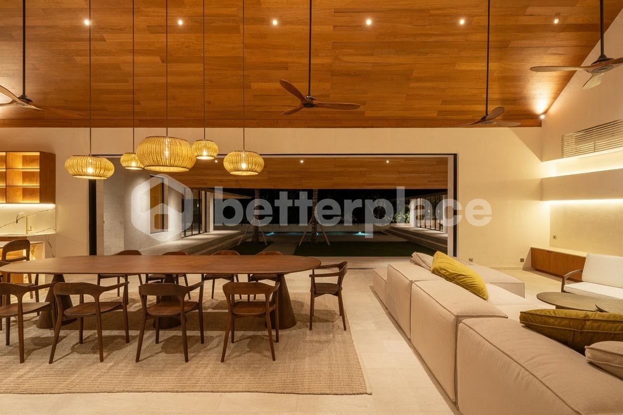 Luxury 5 Bedroom Private Villa in Tumbak Bayuh, Canggu – Premium Modern Residence