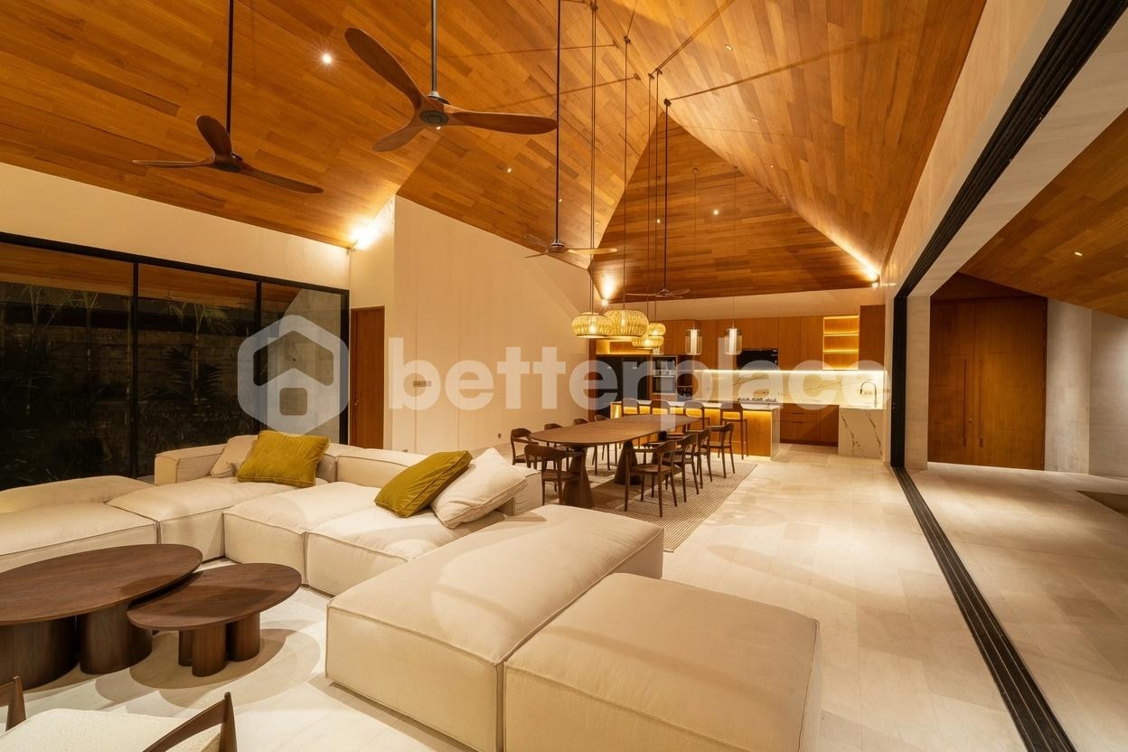 Luxury 5 Bedroom Private Villa in Tumbak Bayuh, Canggu – Premium Modern Residence