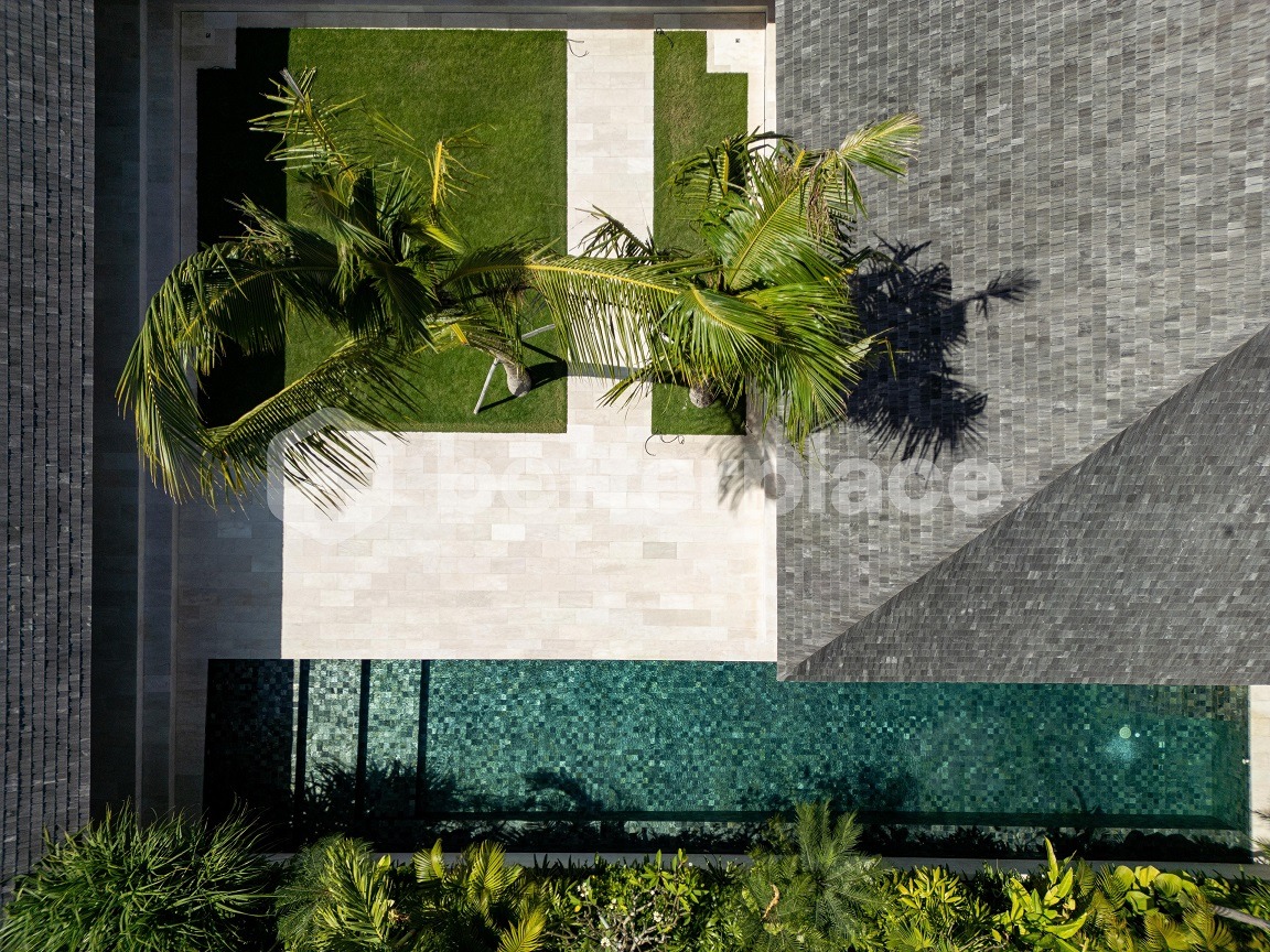 Luxury 5 Bedroom Private Villa in Tumbak Bayuh, Canggu – Premium Modern Residence
