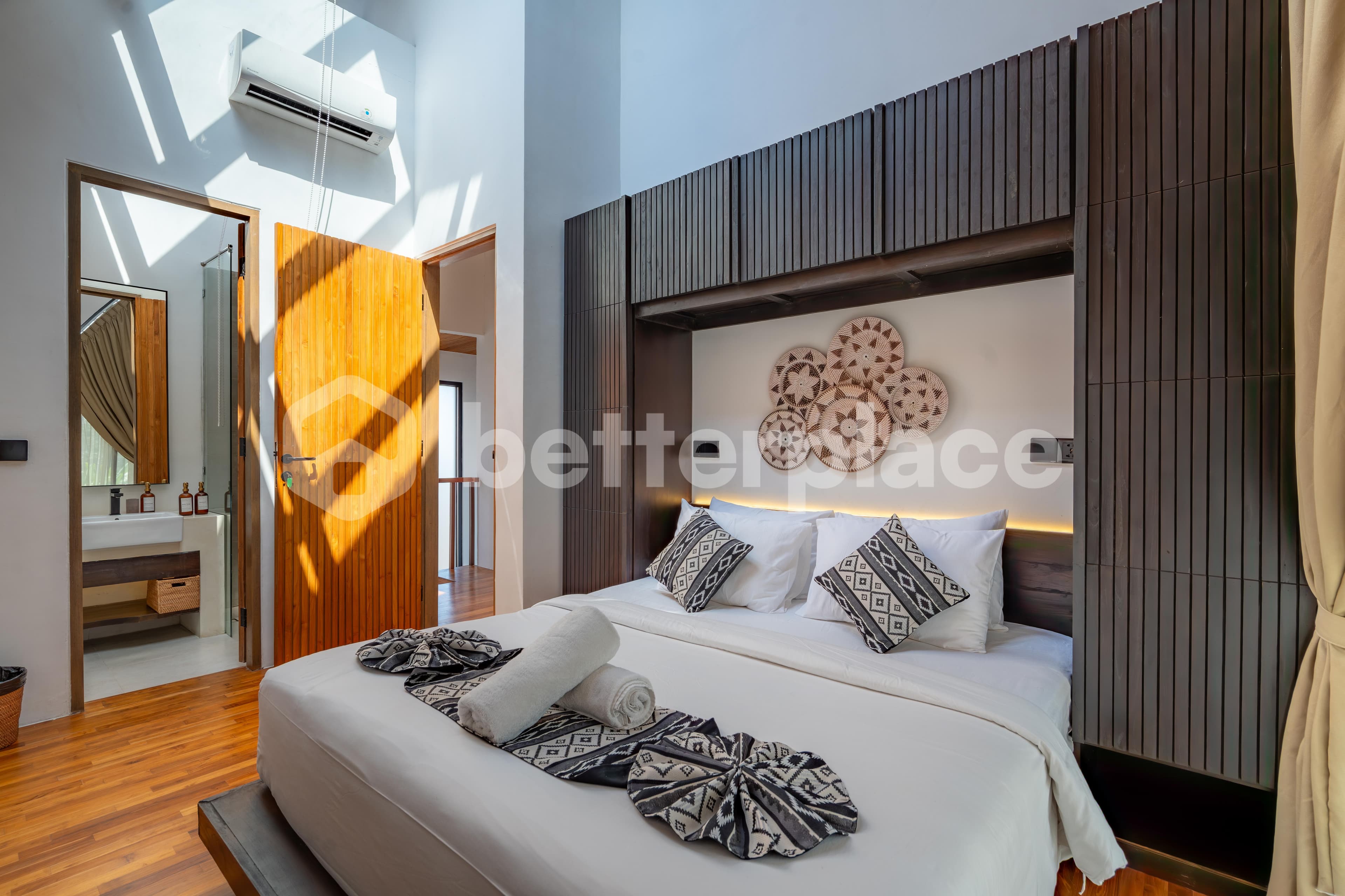 Tropical Glass Retreat — 2BR Leasehold Villa in Kerobokan