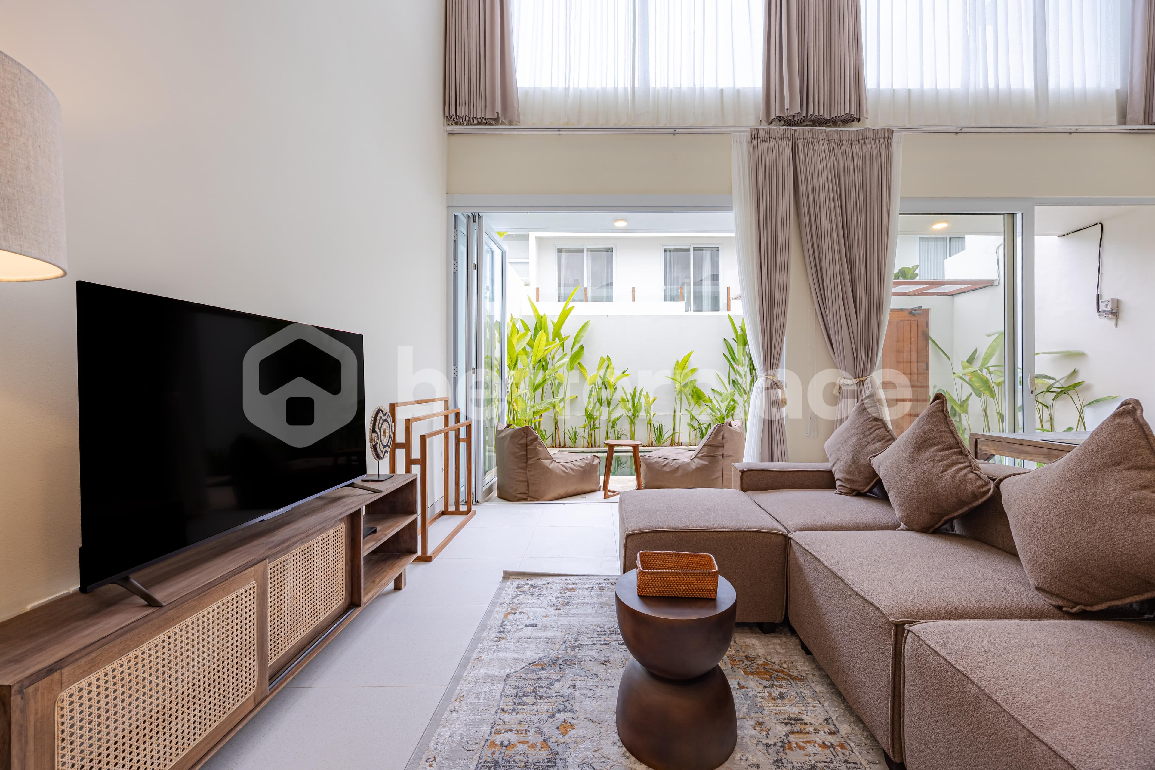 Invest in Paradise: Stunning 1-Bedroom Loft Style in Bali’s Canggu – Pantai Lima