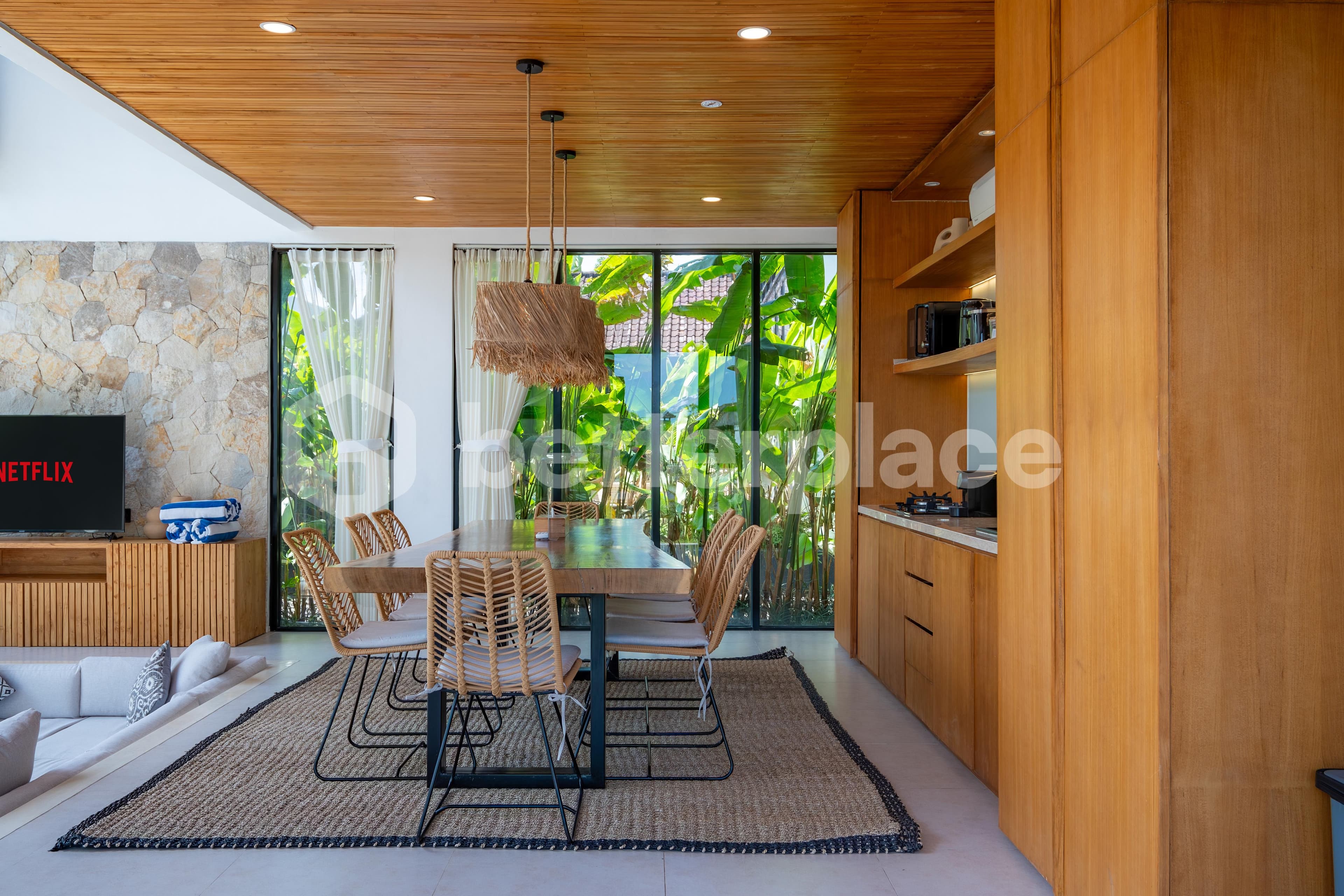 Tropical Glass Retreat — 2BR Leasehold Villa in Kerobokan