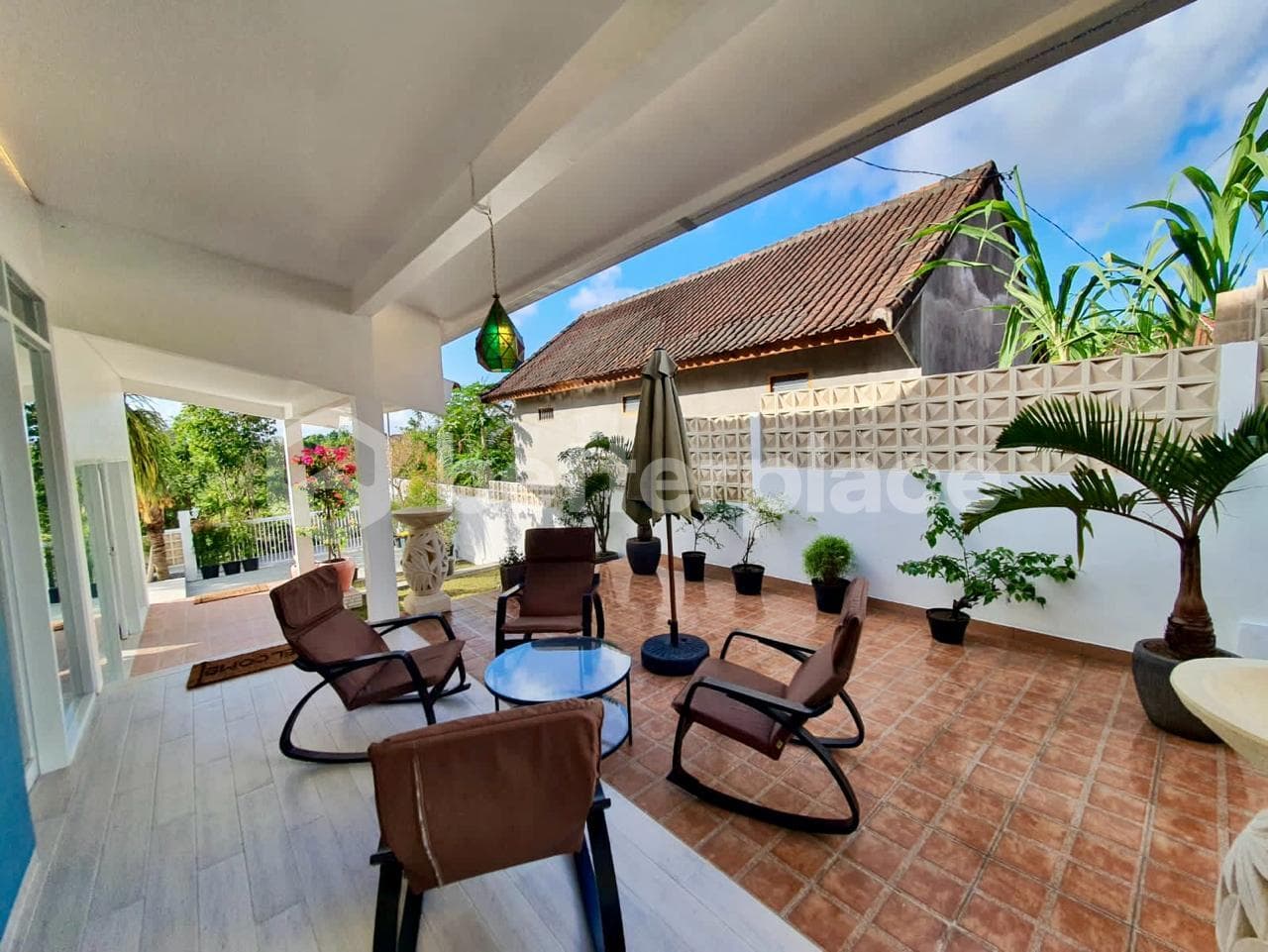 Outdoor Oasis: Beautiful Landscaped Garden with Room for a Pool