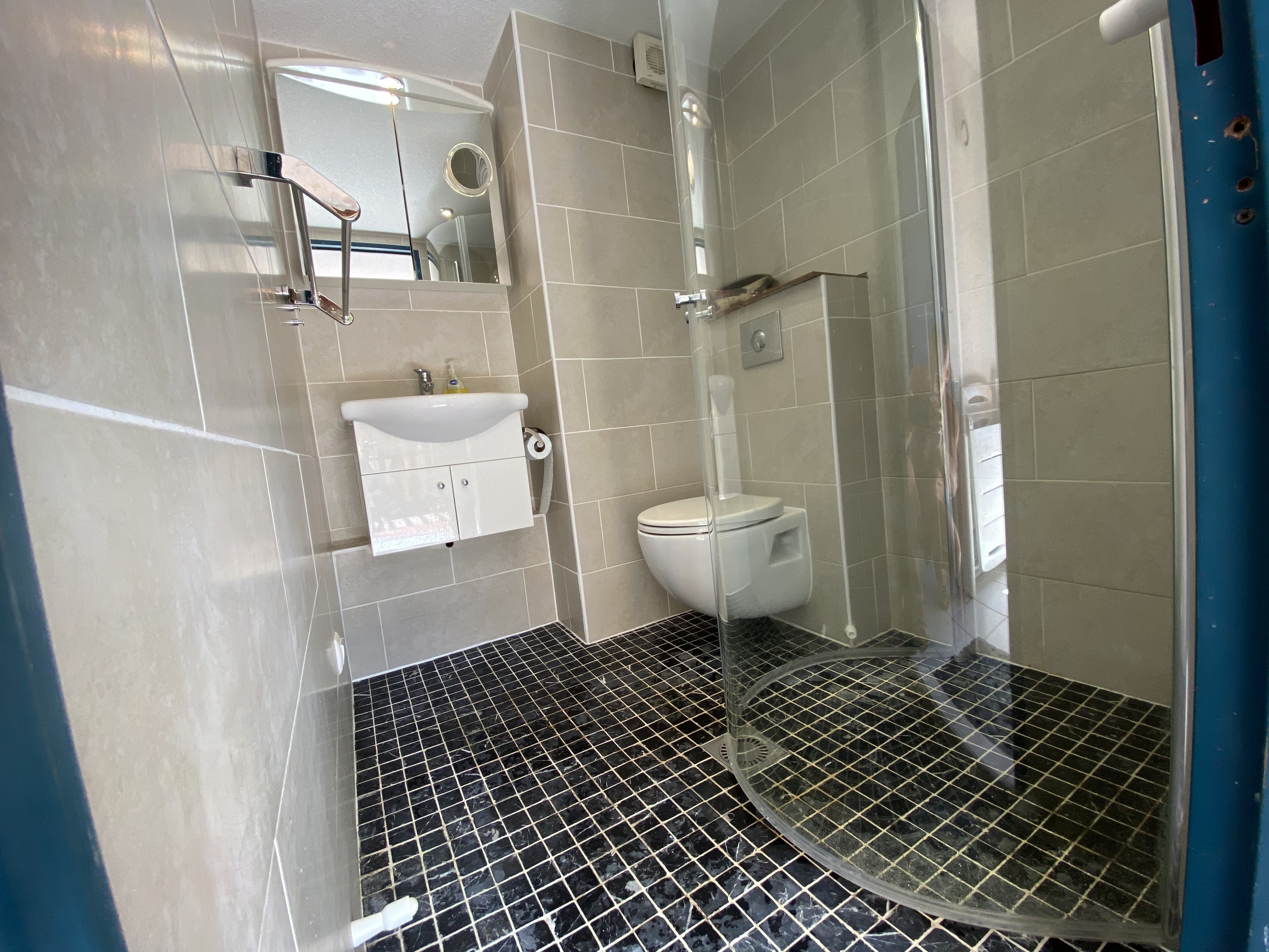Excellent 1 Bed Apartment for Sale in Oasis Village Leucate Aude France