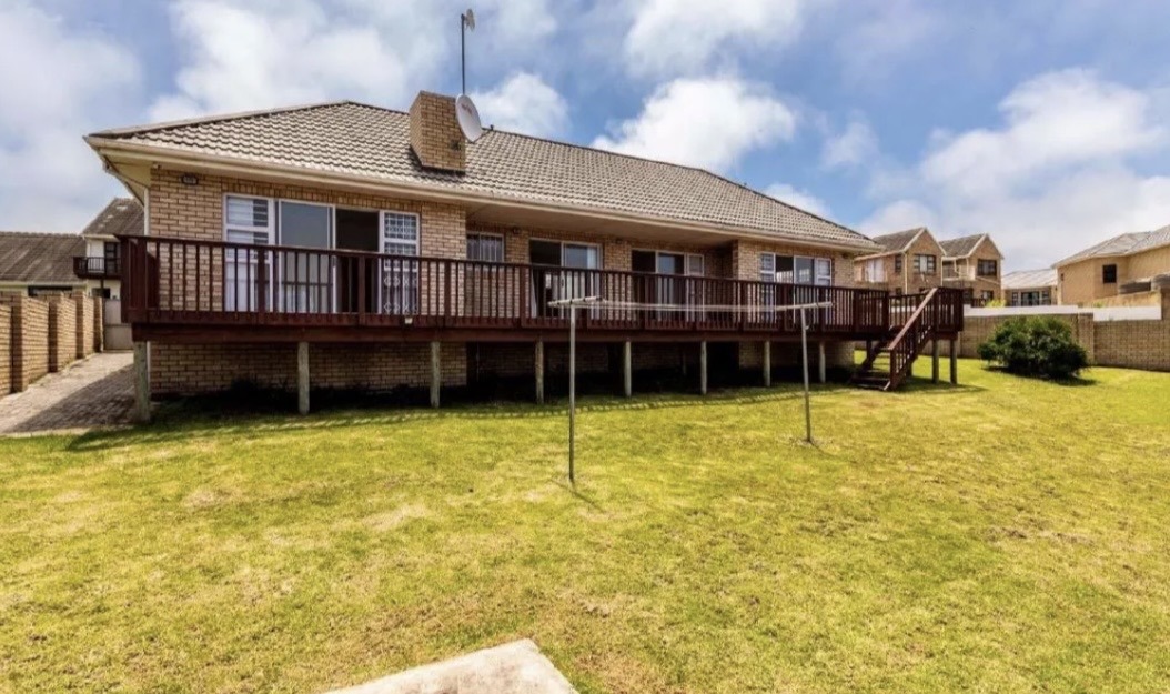 Stunning 3 Bed SEA VIEW Villa For Sale in East London Eastern Cape South Africa