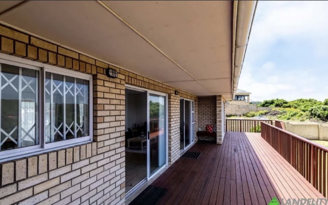 Stunning 3 Bed SEA VIEW Villa For Sale in East London Eastern Cape South Africa