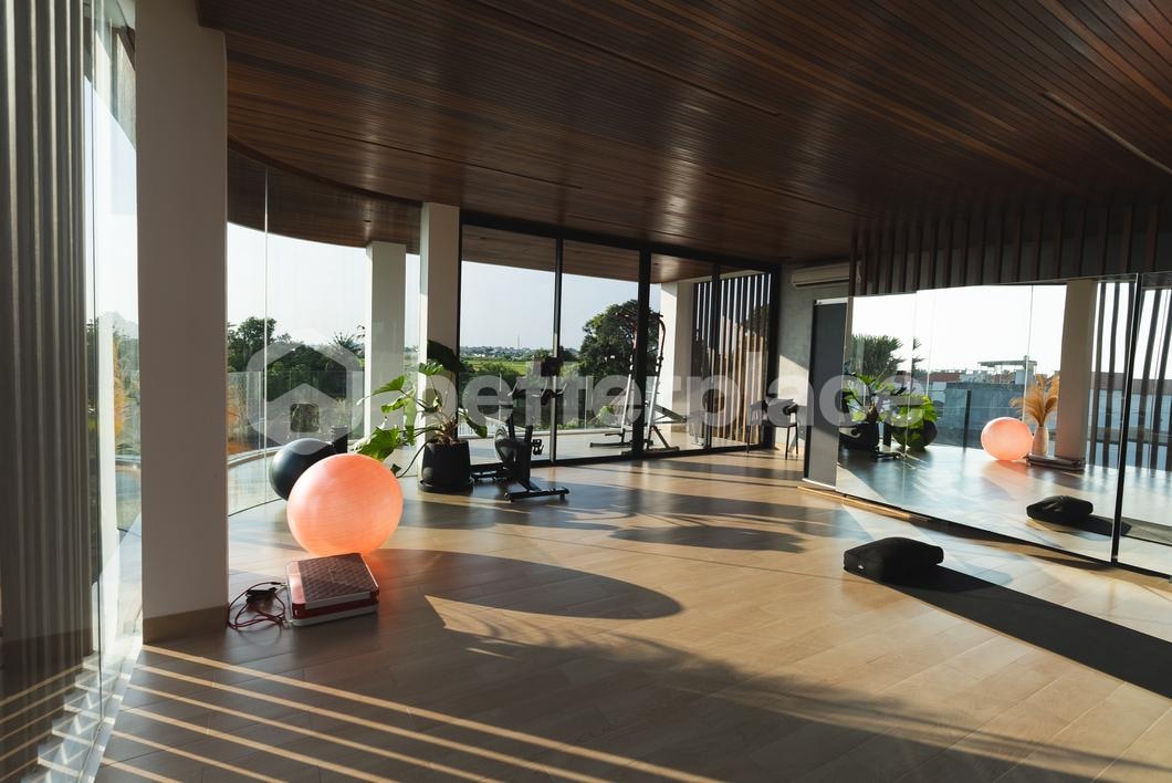 Luxury Oasis in Pererenan: Exquisite Bali Villa with Modern Amenities in Prime Location