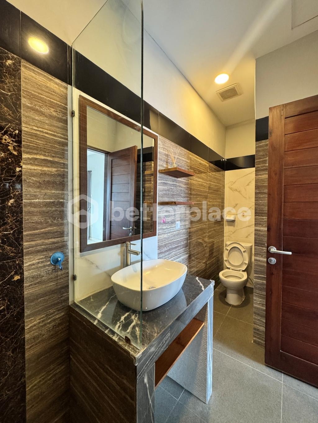 A Sophisticated Island Retreat in Kerobokan – Turnkey Leasehold 3-Bed Villa Surrounded by Dining, Shopping, and Bali’s Most Vibrant Lifestyle Destinations