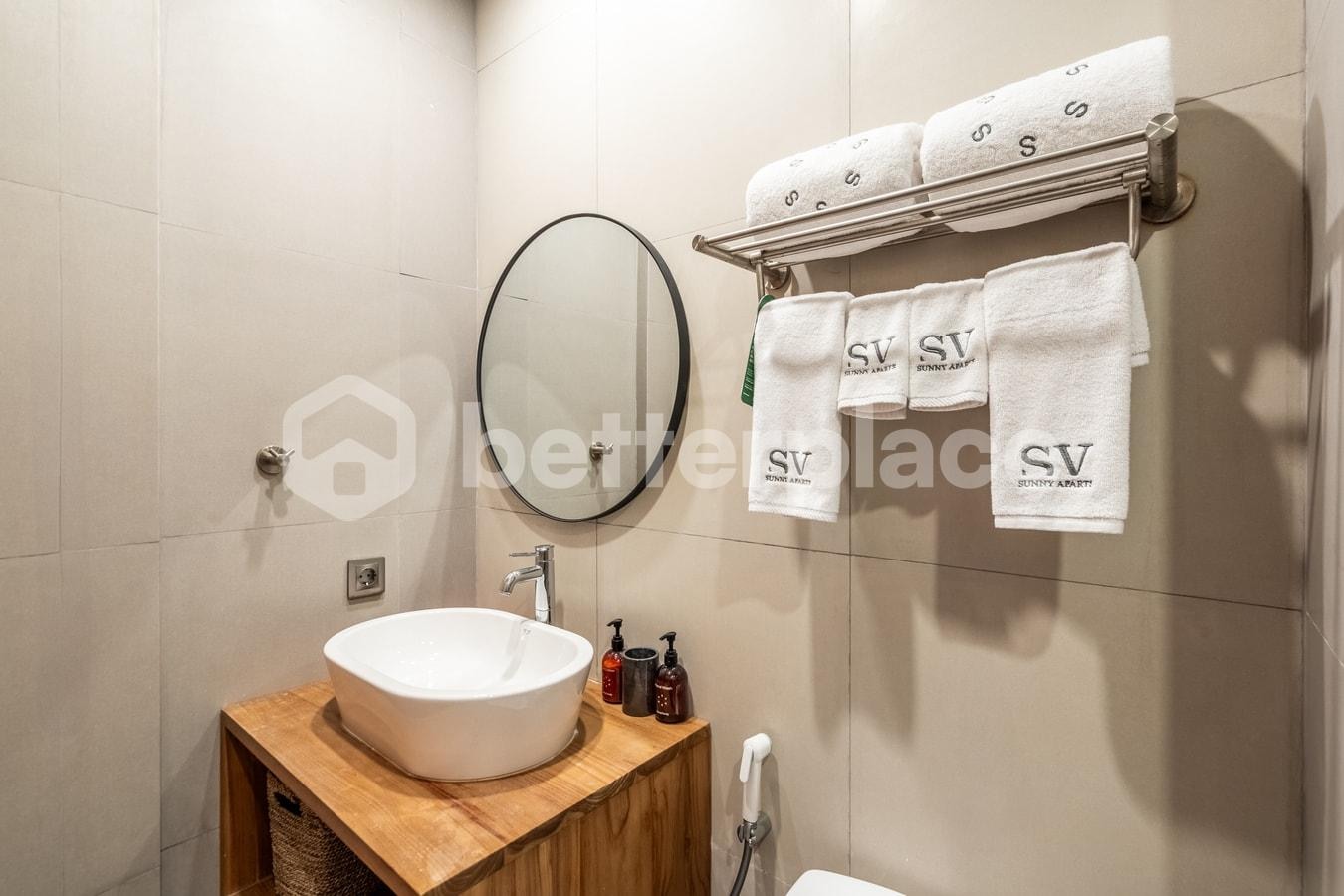Modern 2 Bedroom Apartment in Prime Location, Batu Bolong