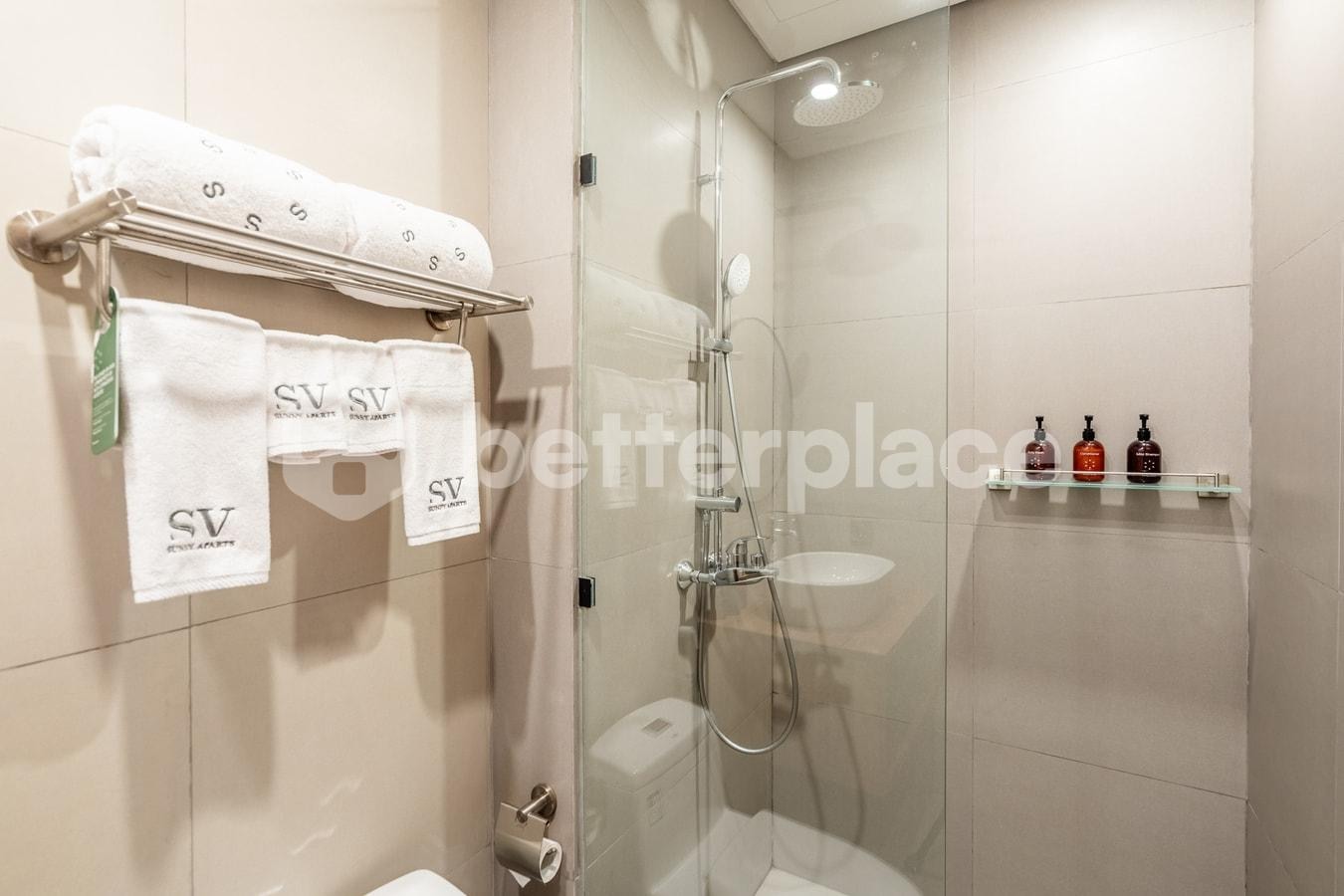 Modern 2 Bedroom Apartment in Prime Location, Batu Bolong