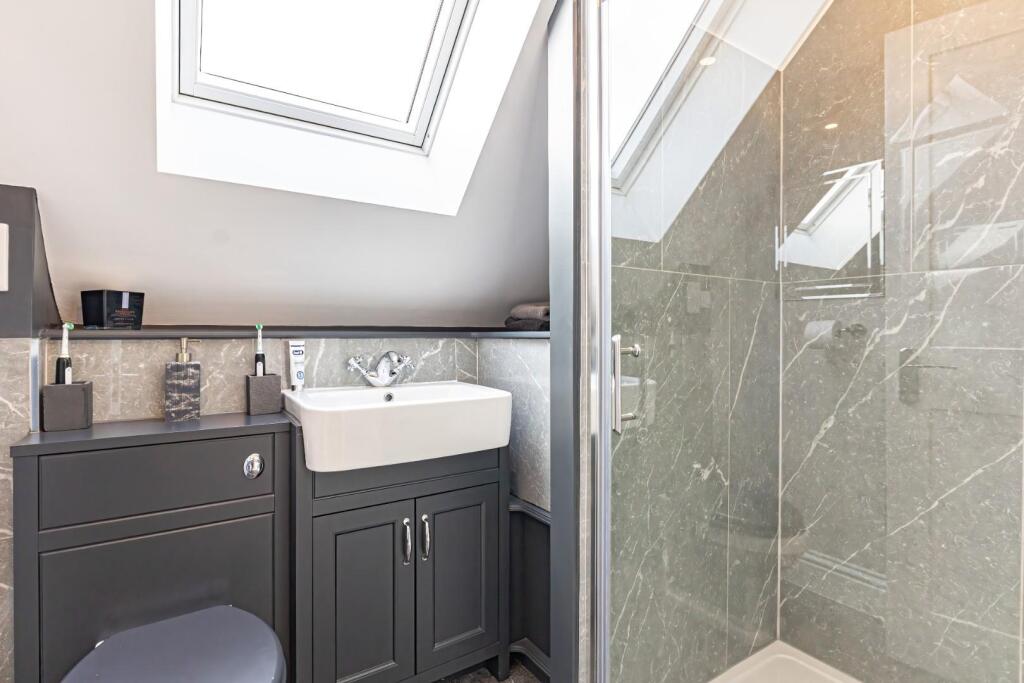 Luxury 5 Bed Detached Home for Sale In Barnett Way, Bierton, Aylesbury United Kingdom