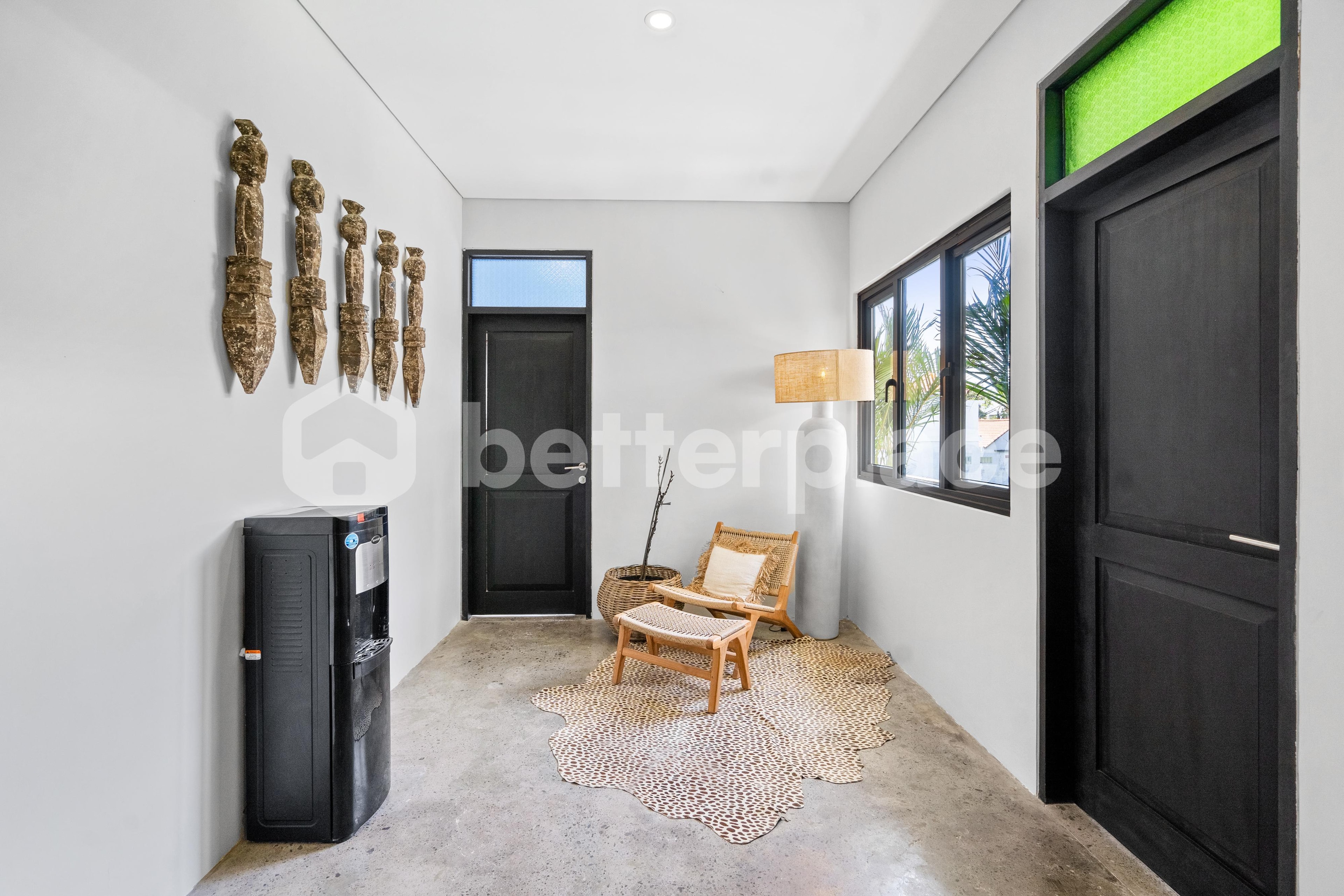 Stunning 5 Bedroom Villa in Prime Berawa – Great Investment Opportunity with Two Retail Shops