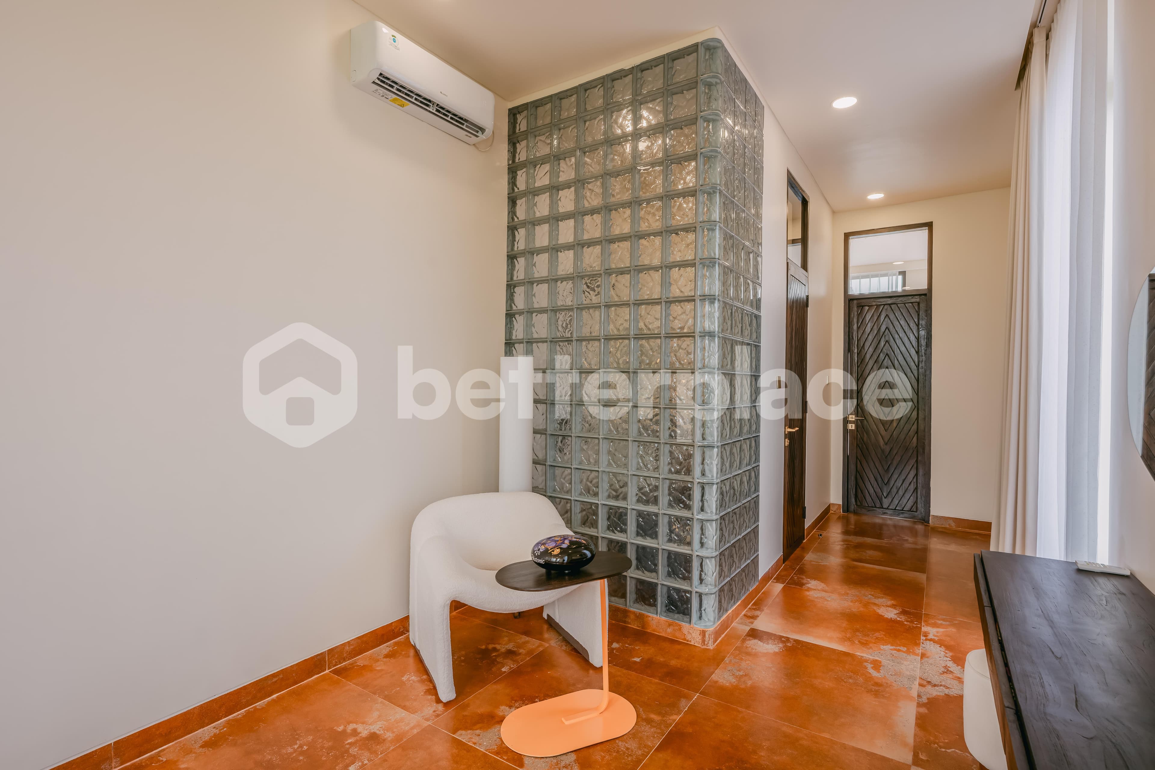 A Unique Duplex Design Blending Contemporary Style and Balinese Tradition in Canggu, Tumbak Bayuh