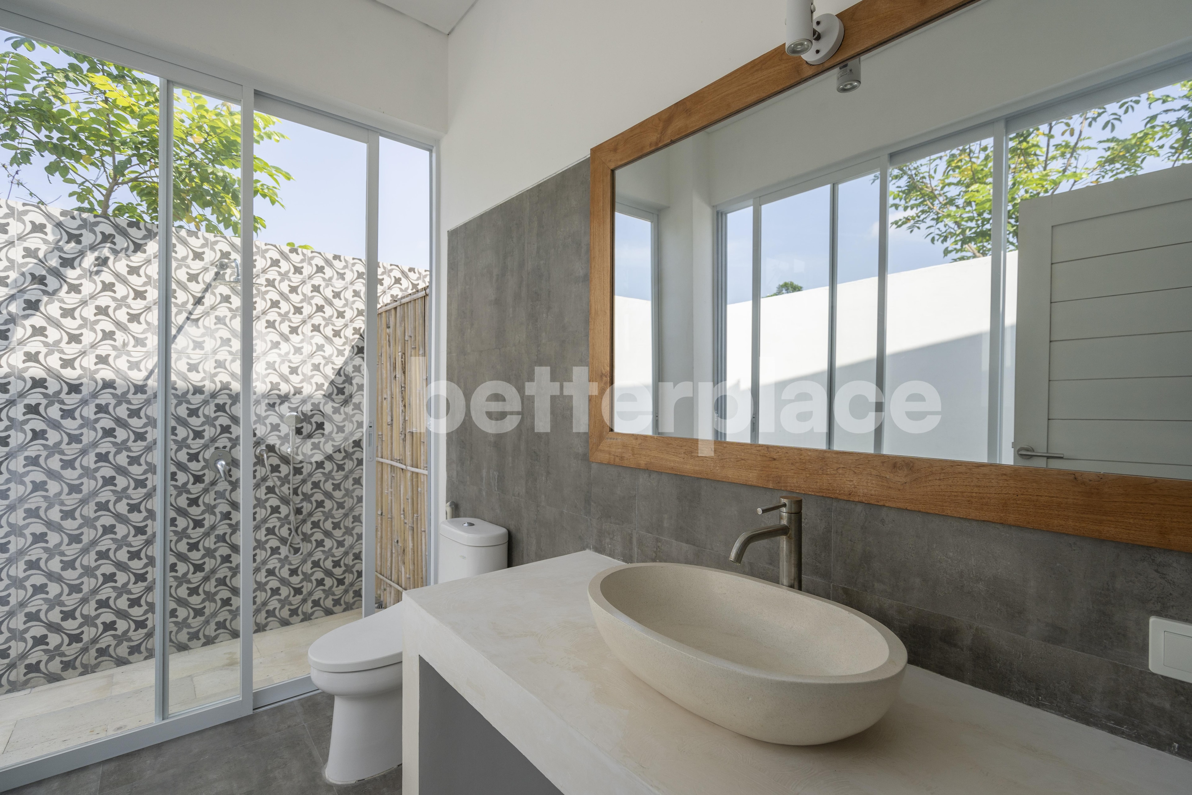 Spacious 5 Bedroom Villa in Kerobokan – Perfect for Investment or Home Living