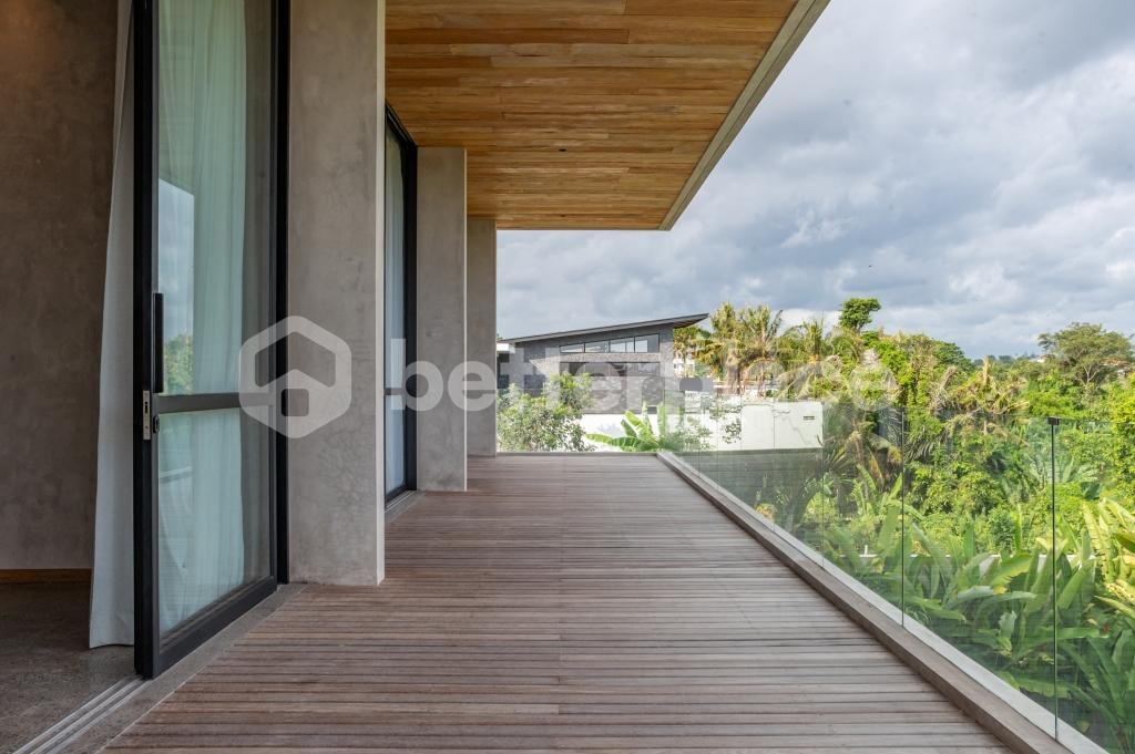 Your Luxury Escape Awaits: Beautifully Designed Leasehold 3-Bed Villa in Canggu – Tiying Tutul