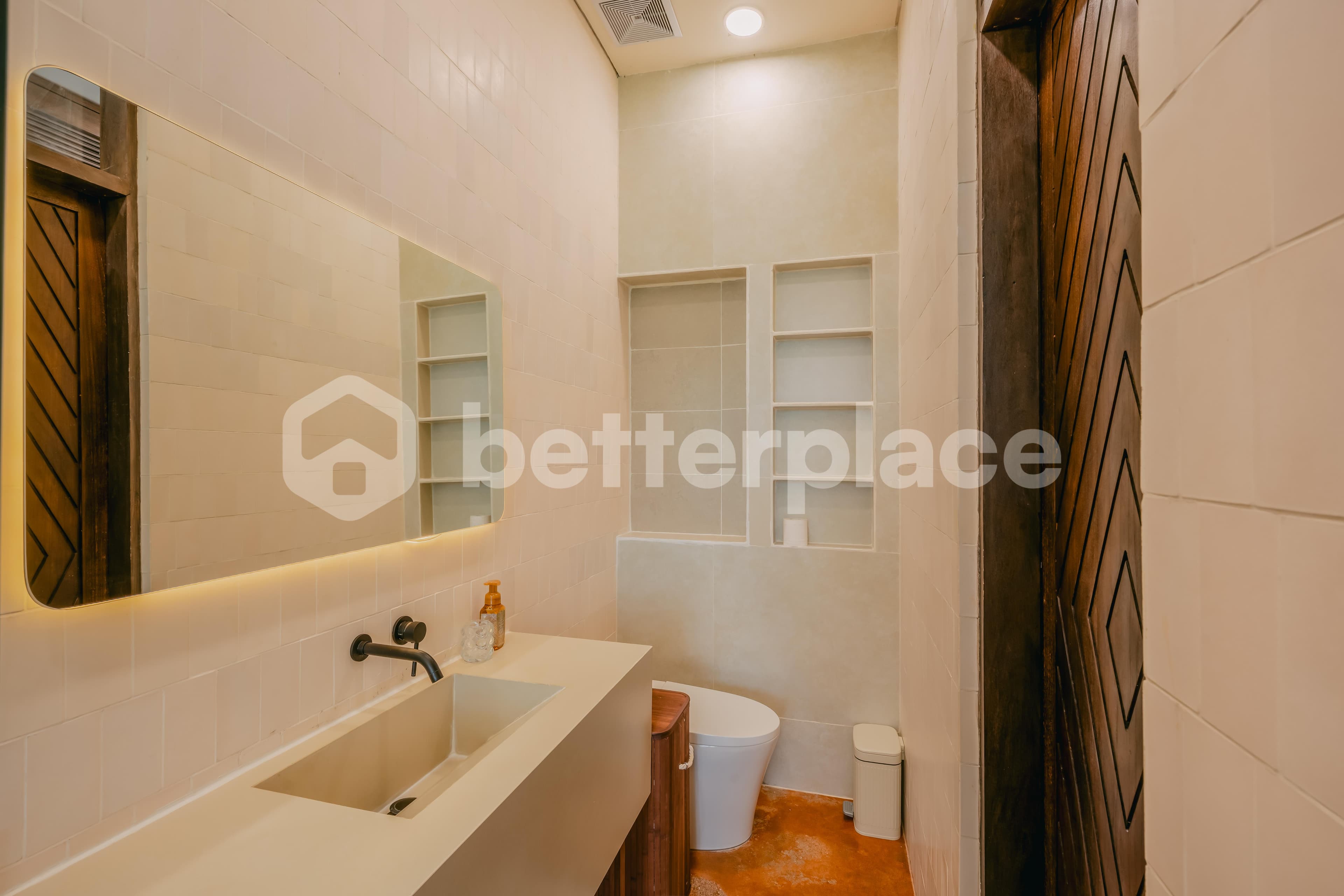 A Unique Duplex Design Blending Contemporary Style and Balinese Tradition in Canggu, Tumbak Bayuh