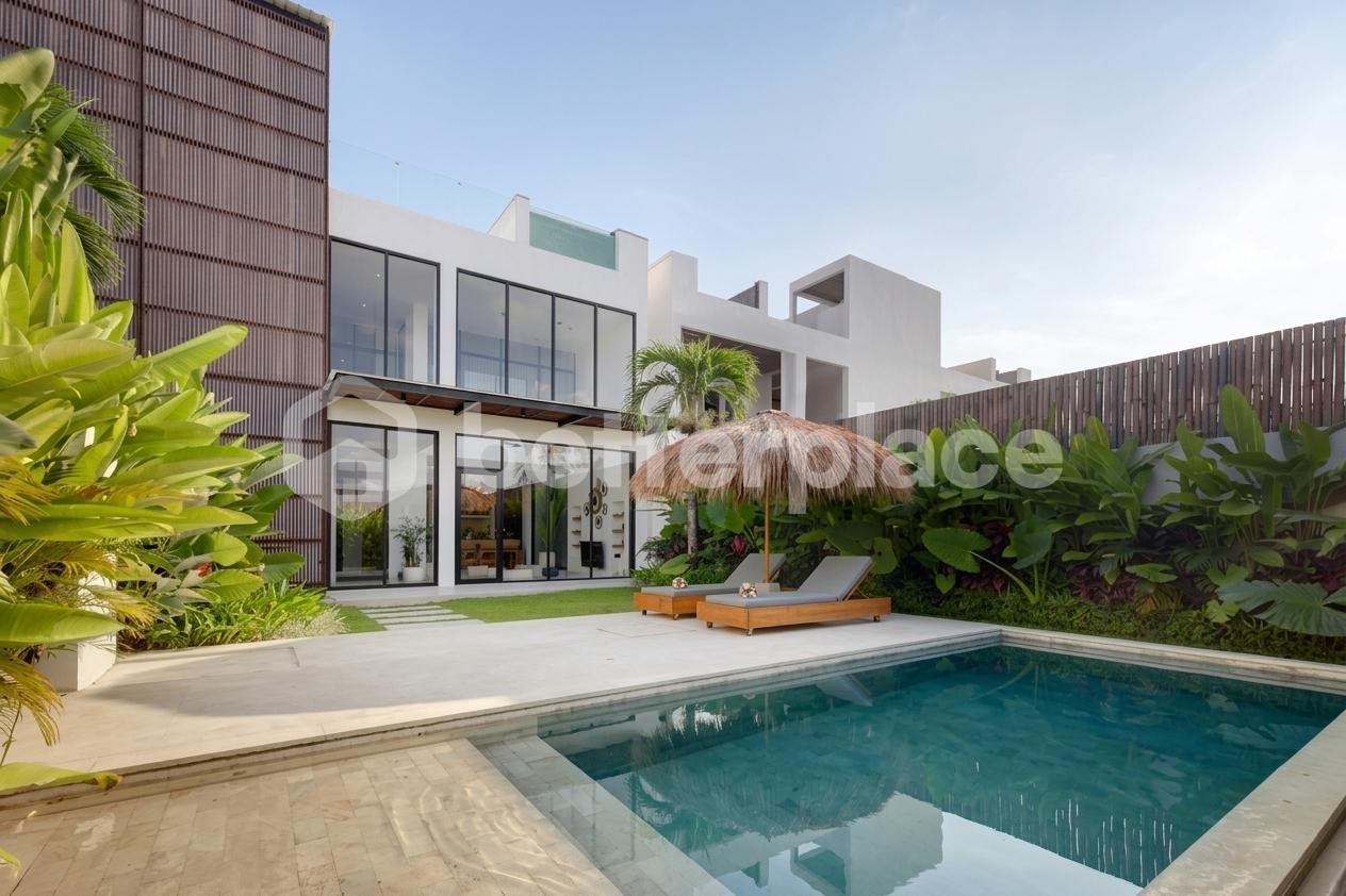 Three-Storey Premium 3-Bed Villa in the Heart of Canggu — Rooftop Pool-Jacuzzi, Open-Air Kitchen and Rice Field Panoramas