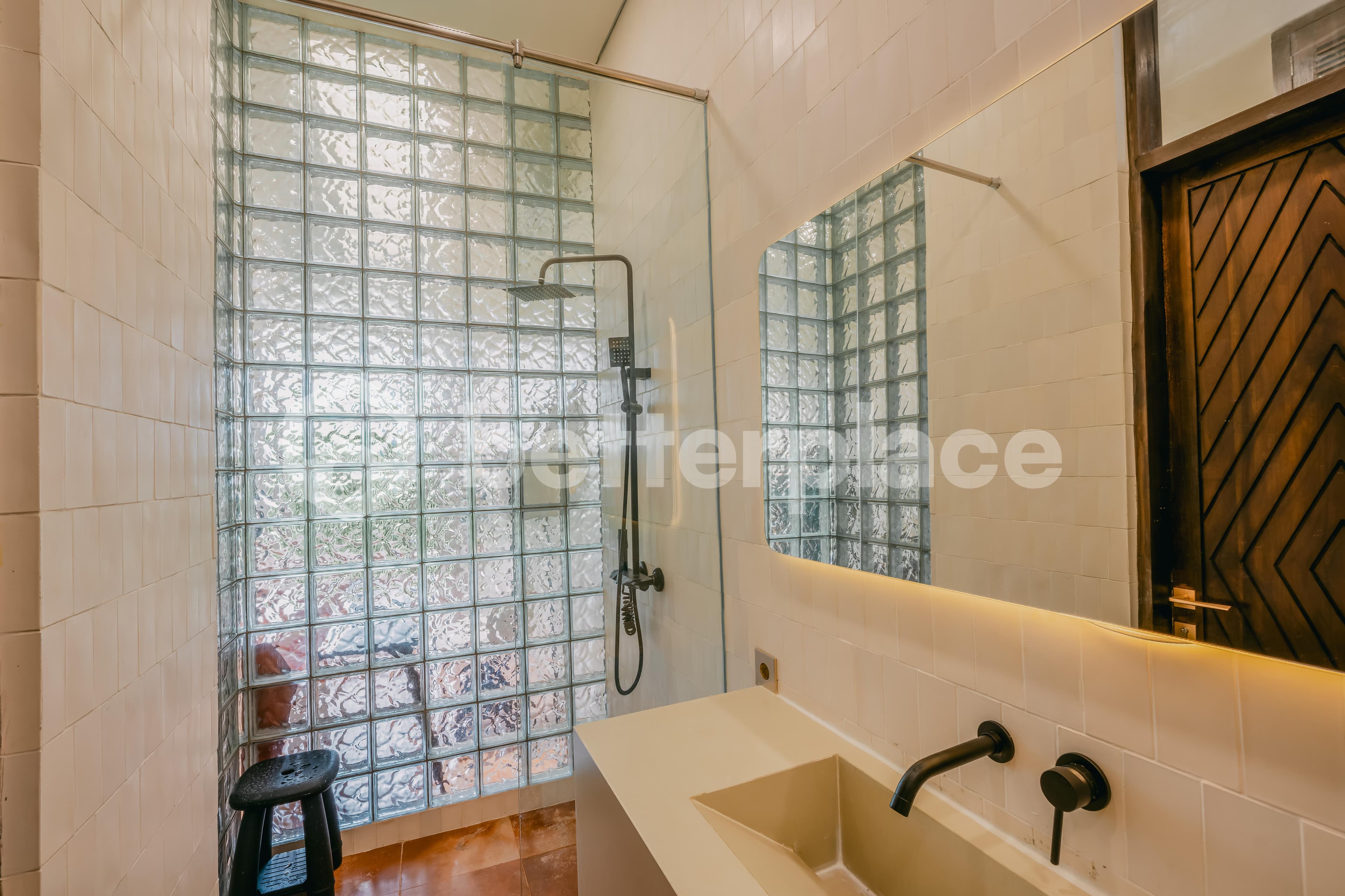 A Unique Duplex Design Blending Contemporary Style and Balinese Tradition in Canggu, Tumbak Bayuh