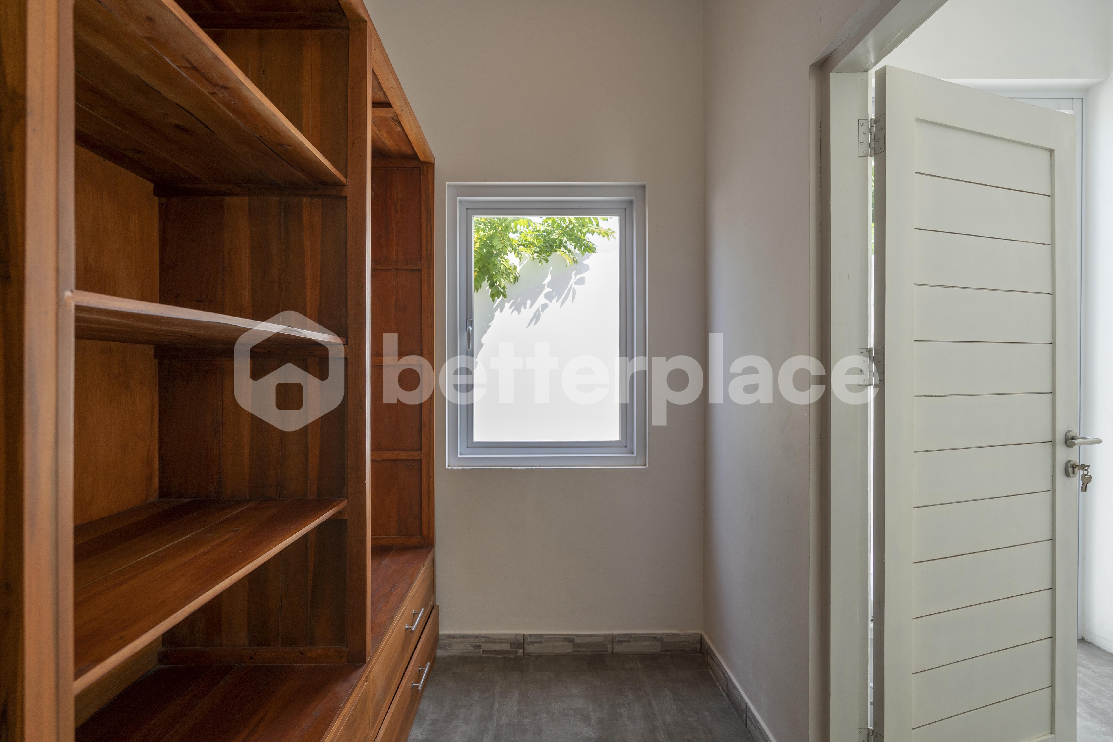 Spacious 5 Bedroom Villa in Kerobokan – Perfect for Investment or Home Living