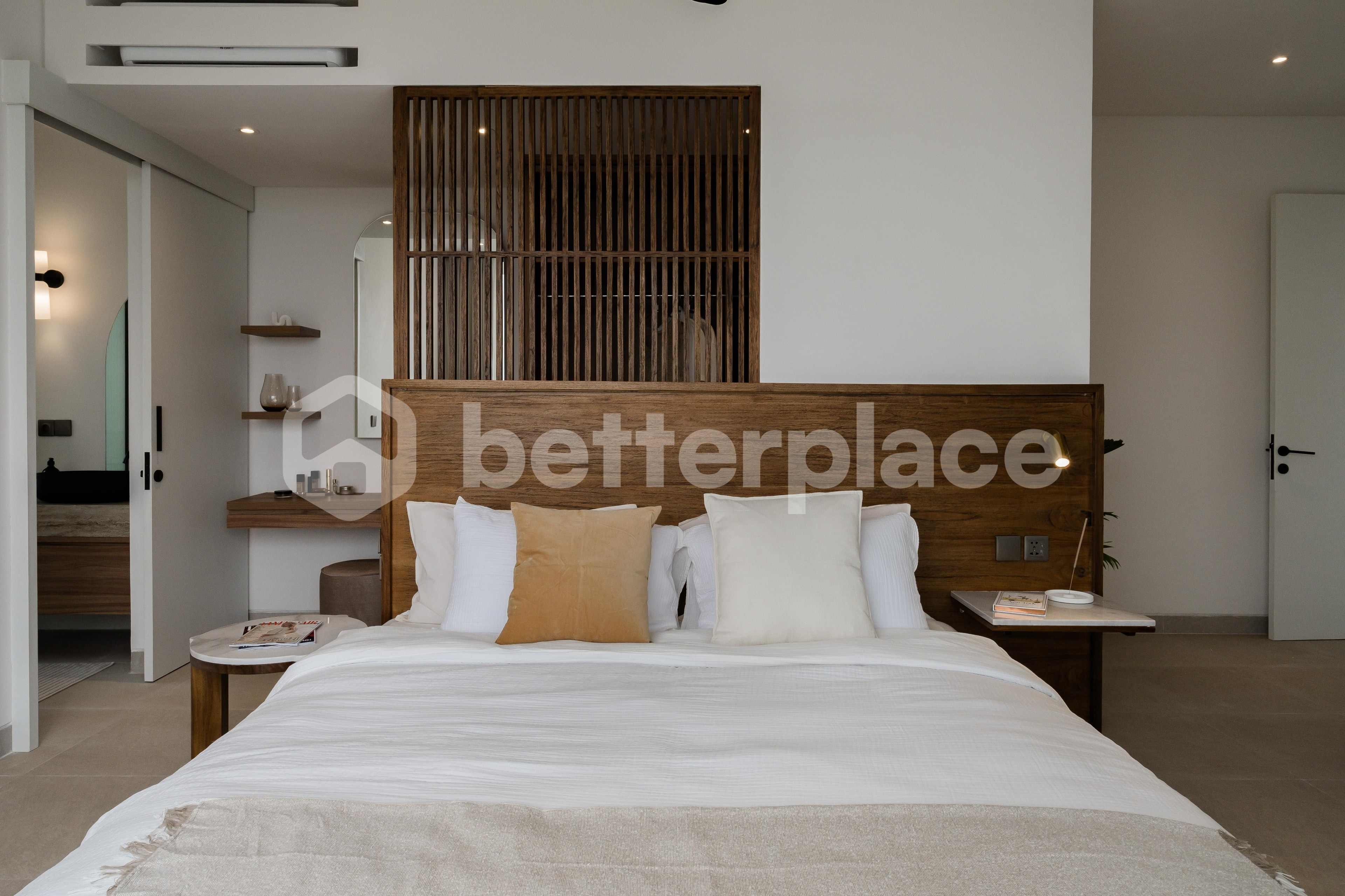 Luxury Oasis: Furnished Villa with Stunning Rice Field Views in Canggu – Berawa