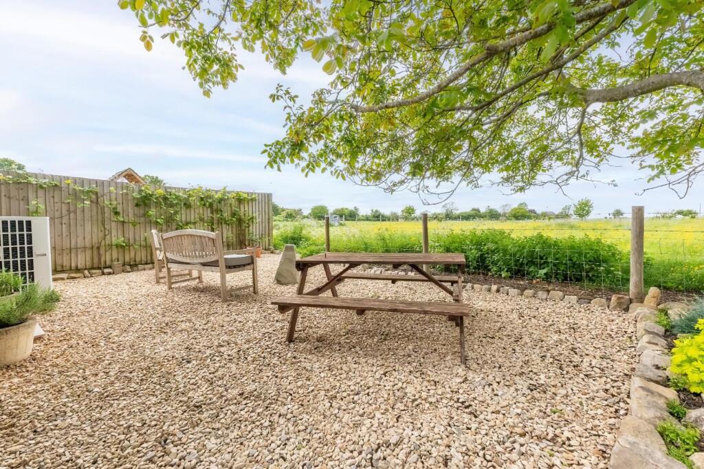 Luxury 5 Bed Detached Home for Sale In Barnett Way, Bierton, Aylesbury United Kingdom