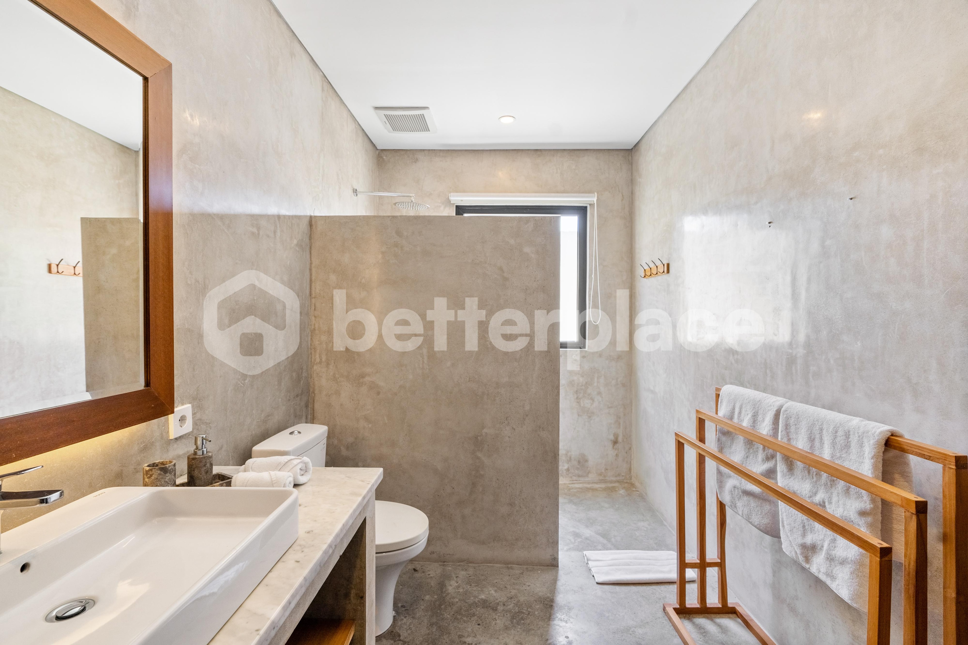 Stunning 5 Bedroom Villa in Prime Berawa – Great Investment Opportunity with Two Retail Shops