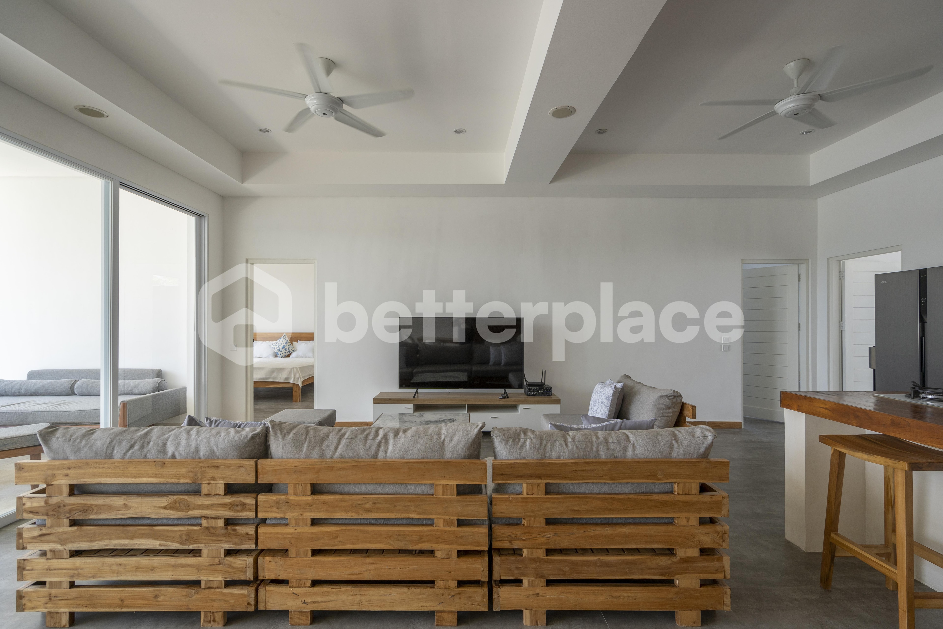 Spacious 5 Bedroom Villa in Kerobokan – Perfect for Investment or Home Living