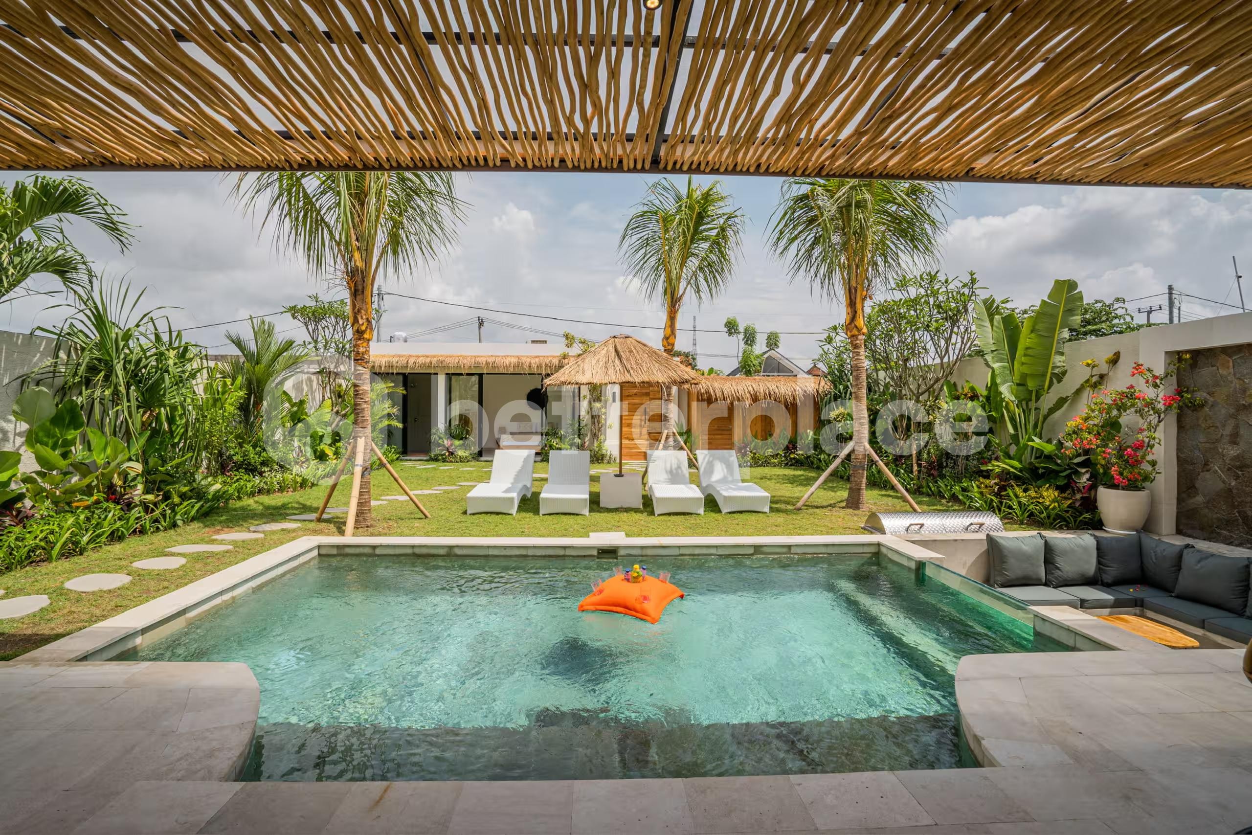 Modern and Spacious 4 Bedroom Villa in Kerobokan Area