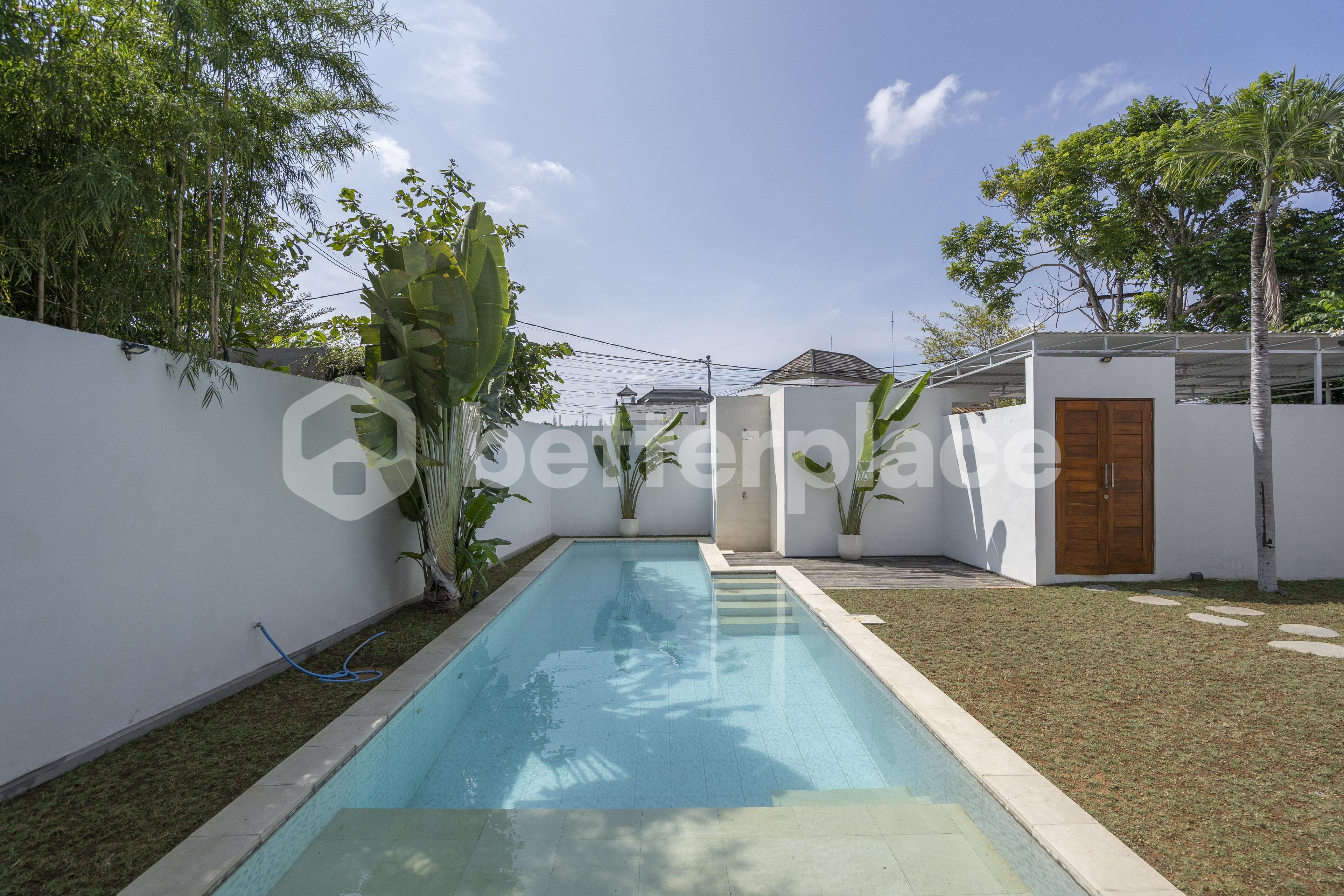 Spacious 5 Bedroom Villa in Kerobokan – Perfect for Investment or Home Living