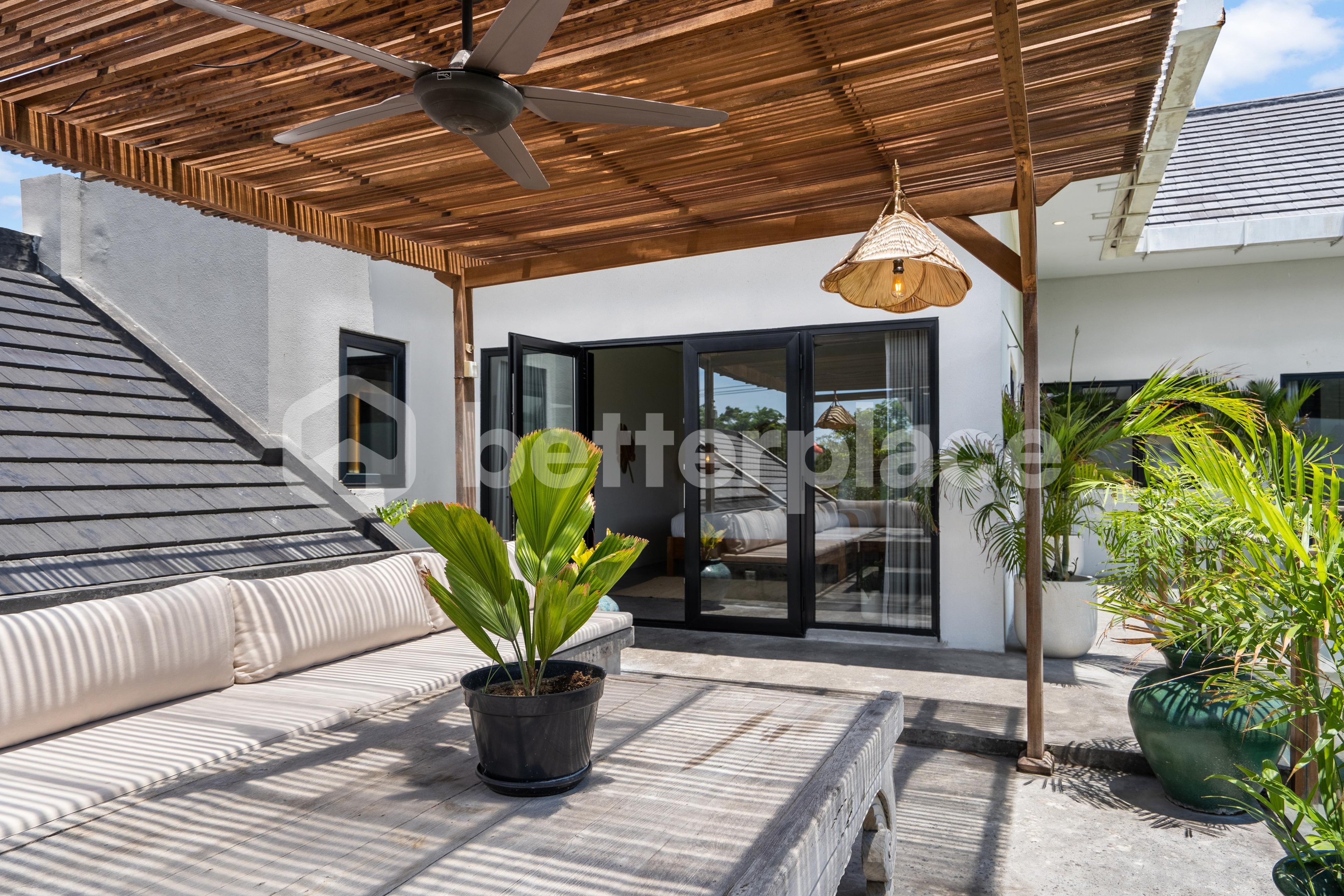 Stunning 5 Bedroom Villa in Prime Berawa – Great Investment Opportunity with Two Retail Shops