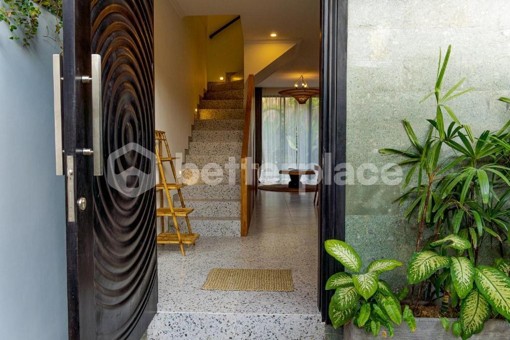 Modern Elegance, Fully Furnished 2 Bedroom Townhouse in Batu Bolong