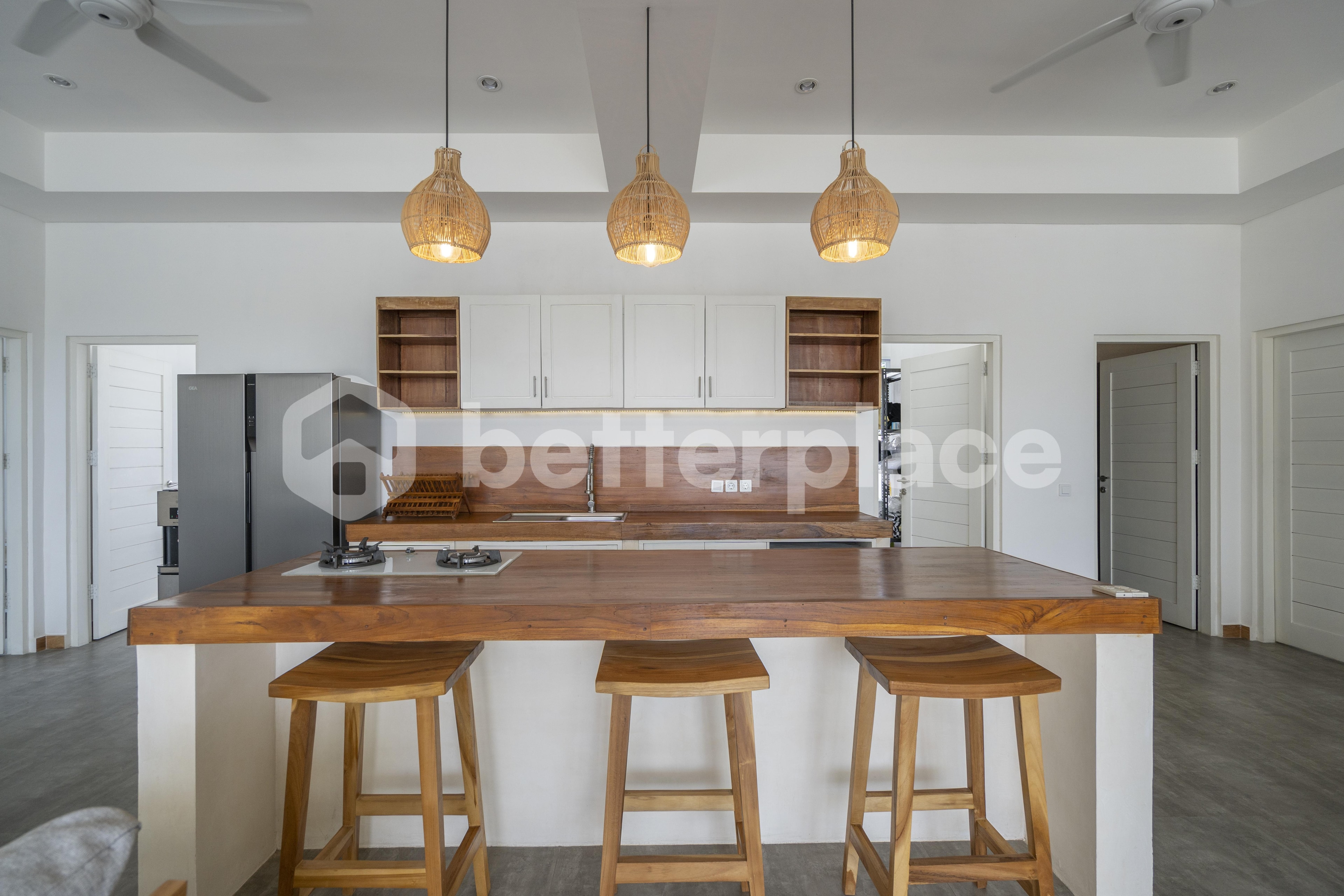 Spacious 5 Bedroom Villa in Kerobokan – Perfect for Investment or Home Living