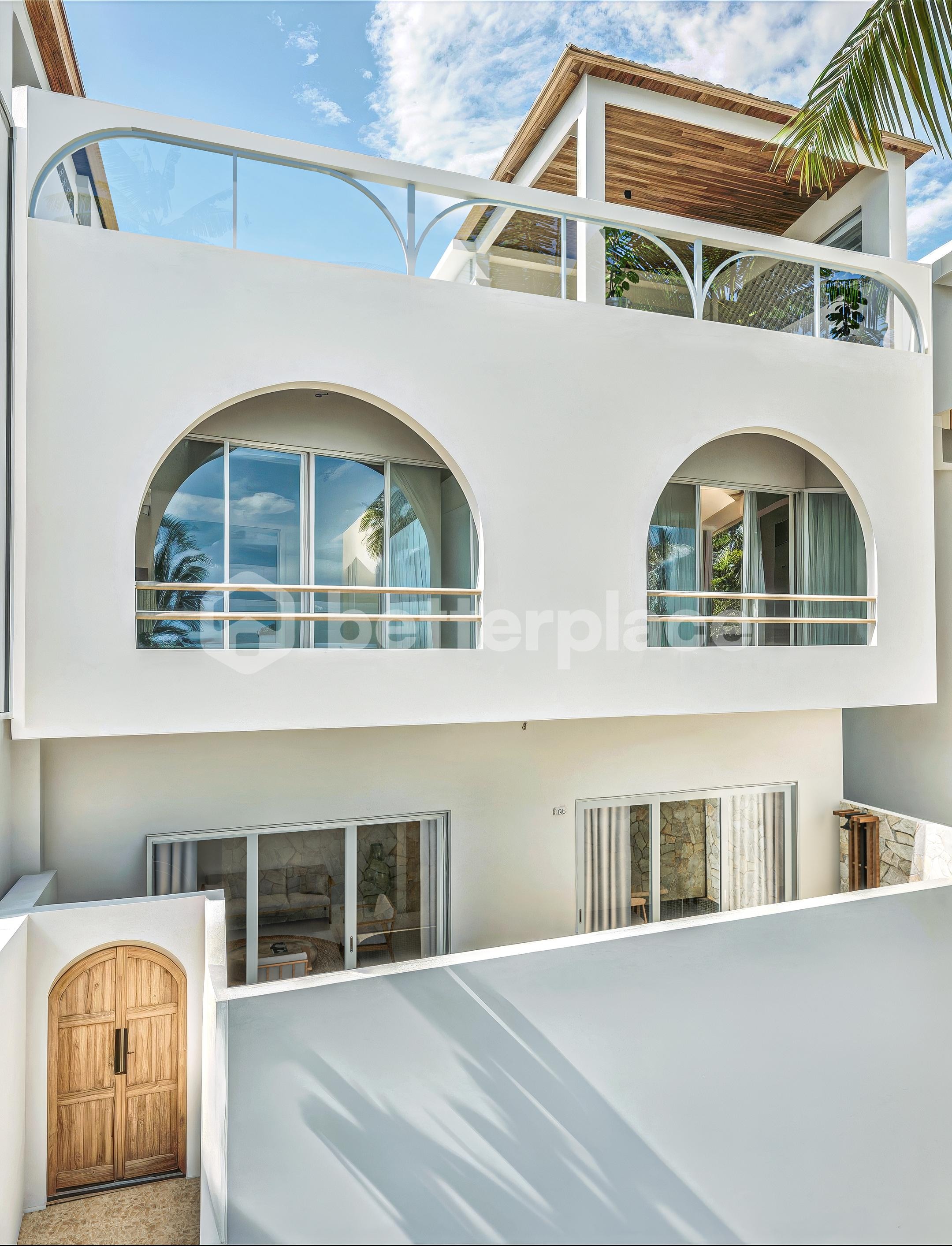 Echo Beach Gem: Elegant Villa with Premium Amenities Perfect For Investment