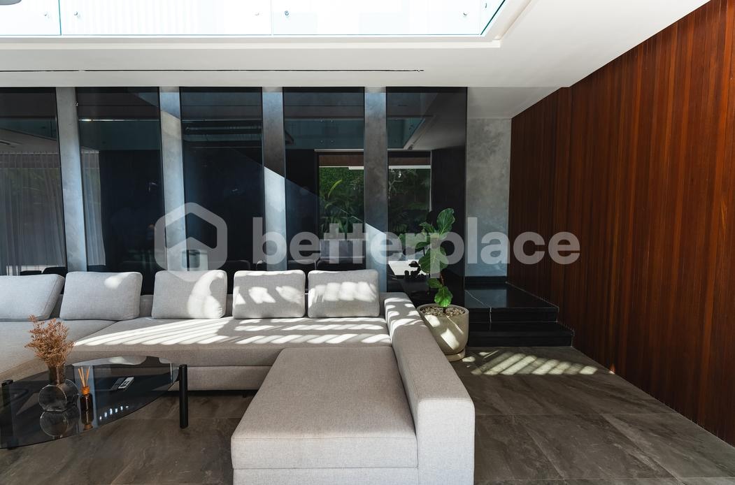 Luxury Oasis in Pererenan: Exquisite Bali Villa with Modern Amenities in Prime Location