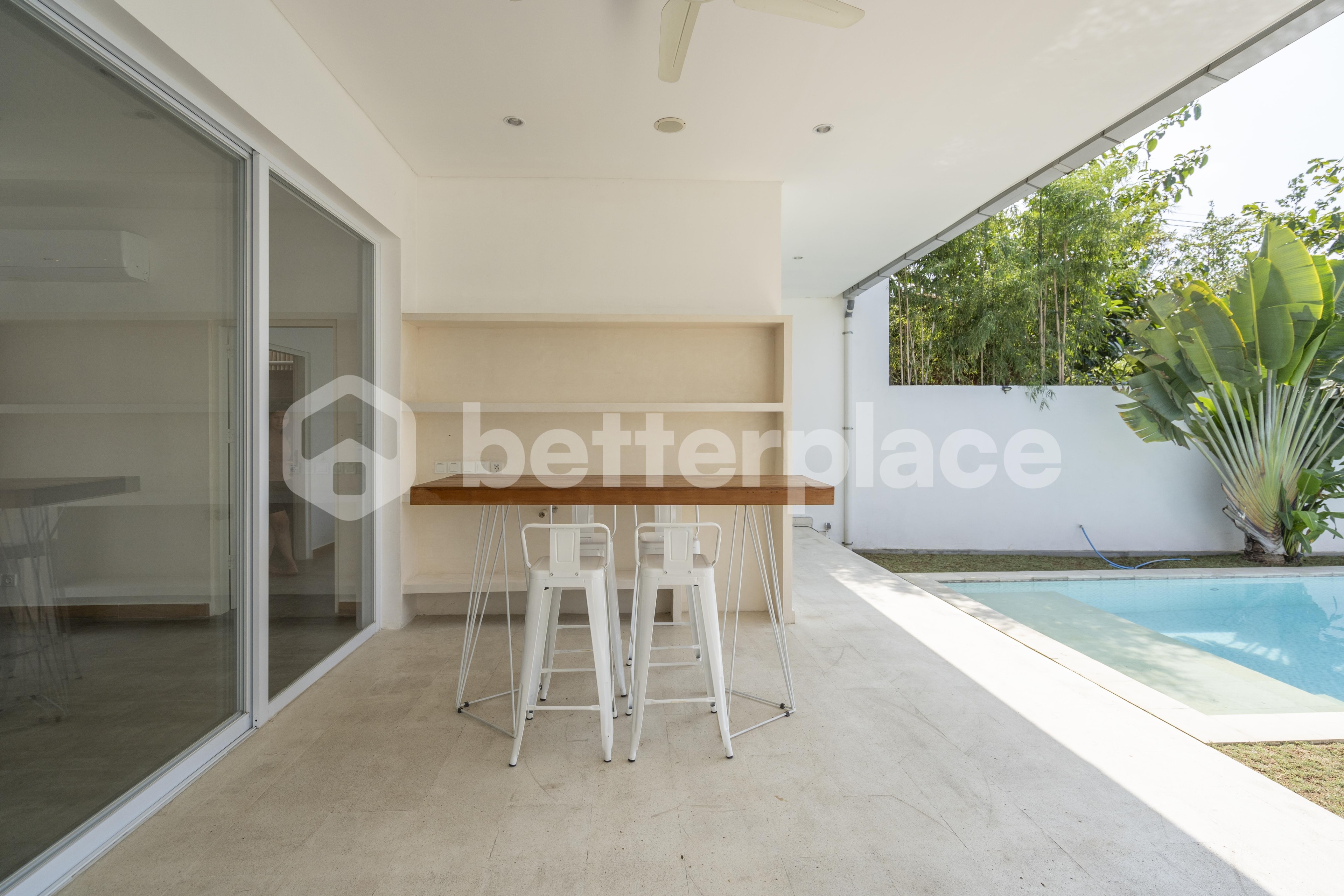 Spacious 5 Bedroom Villa in Kerobokan – Perfect for Investment or Home Living