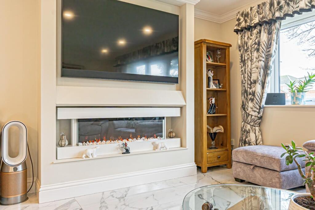 Luxury 5 Bed Detached Home for Sale In Barnett Way, Bierton, Aylesbury United Kingdom