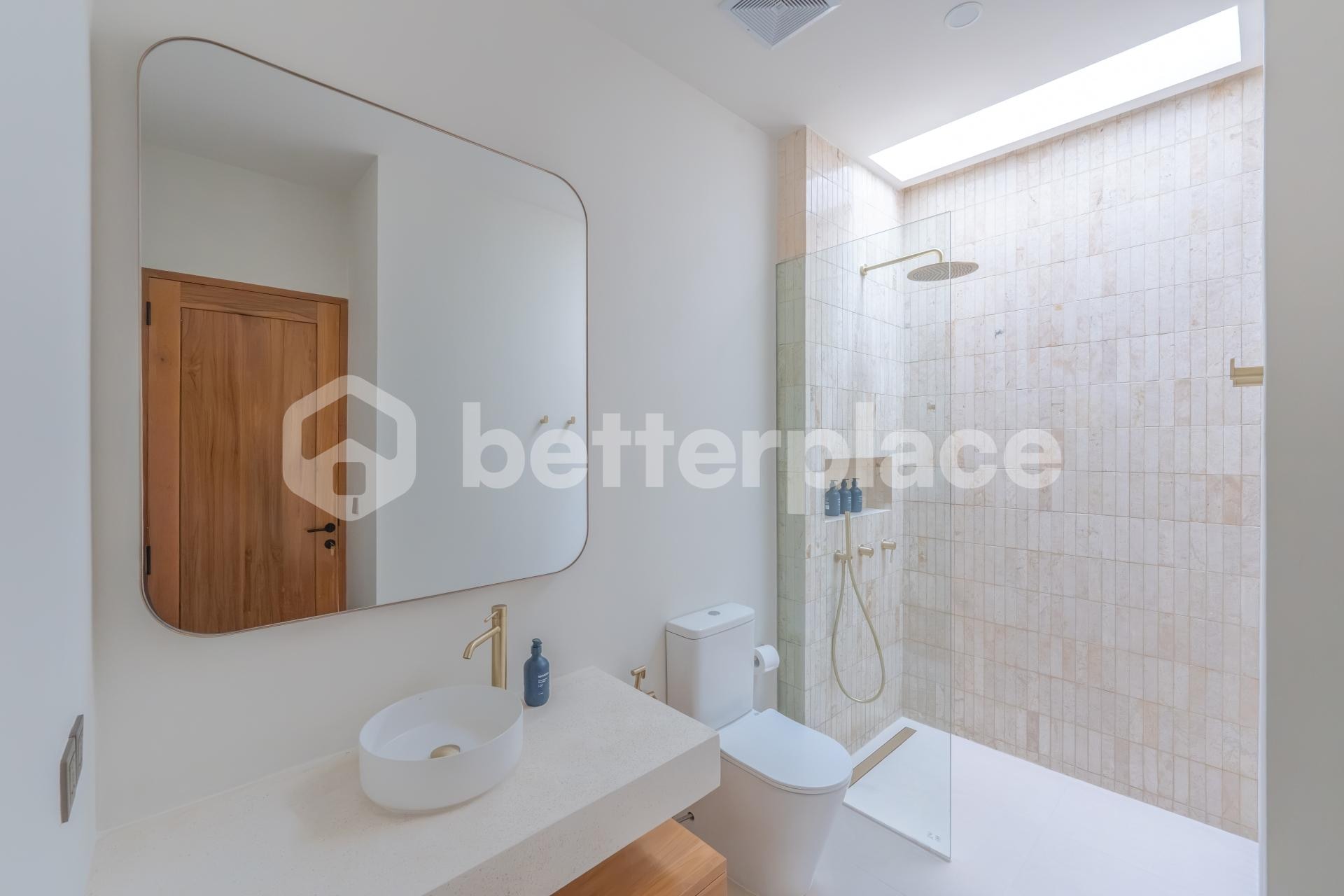 Sleek 1-Bedroom Villa with Strong Development Potential in Bingin