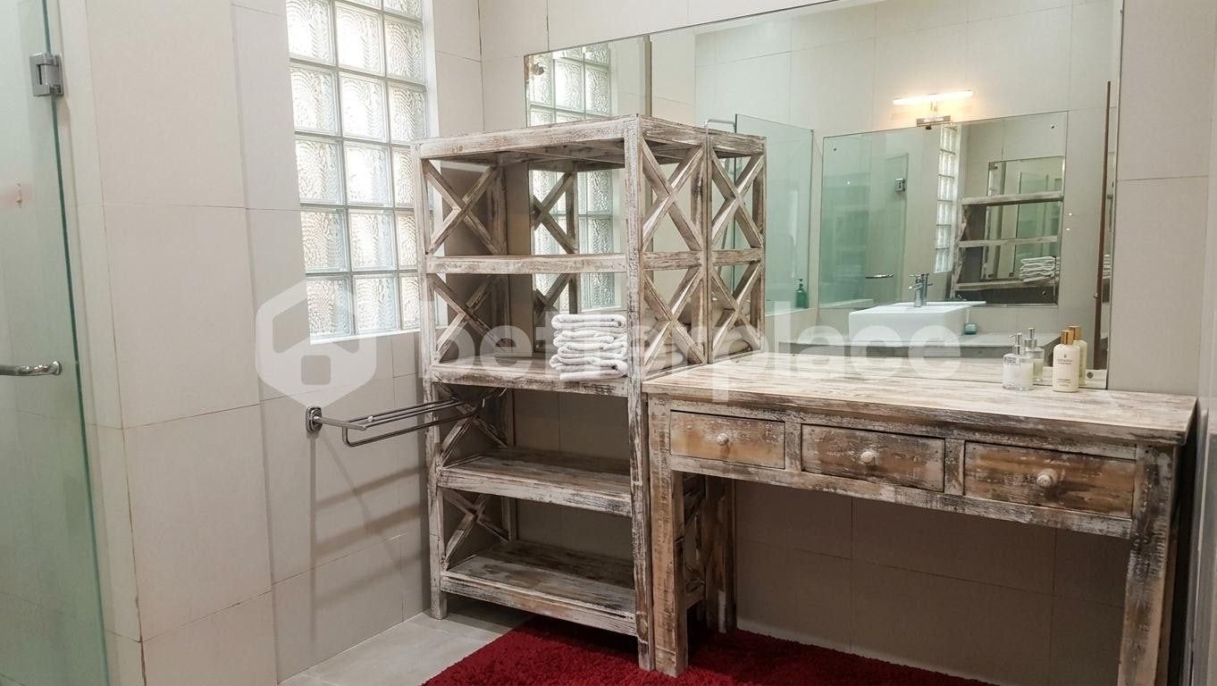 Live Upstairs, Earn Downstairs: Exclusive Property with Turnkey Rental Units and Solar-Powered Infrastructure