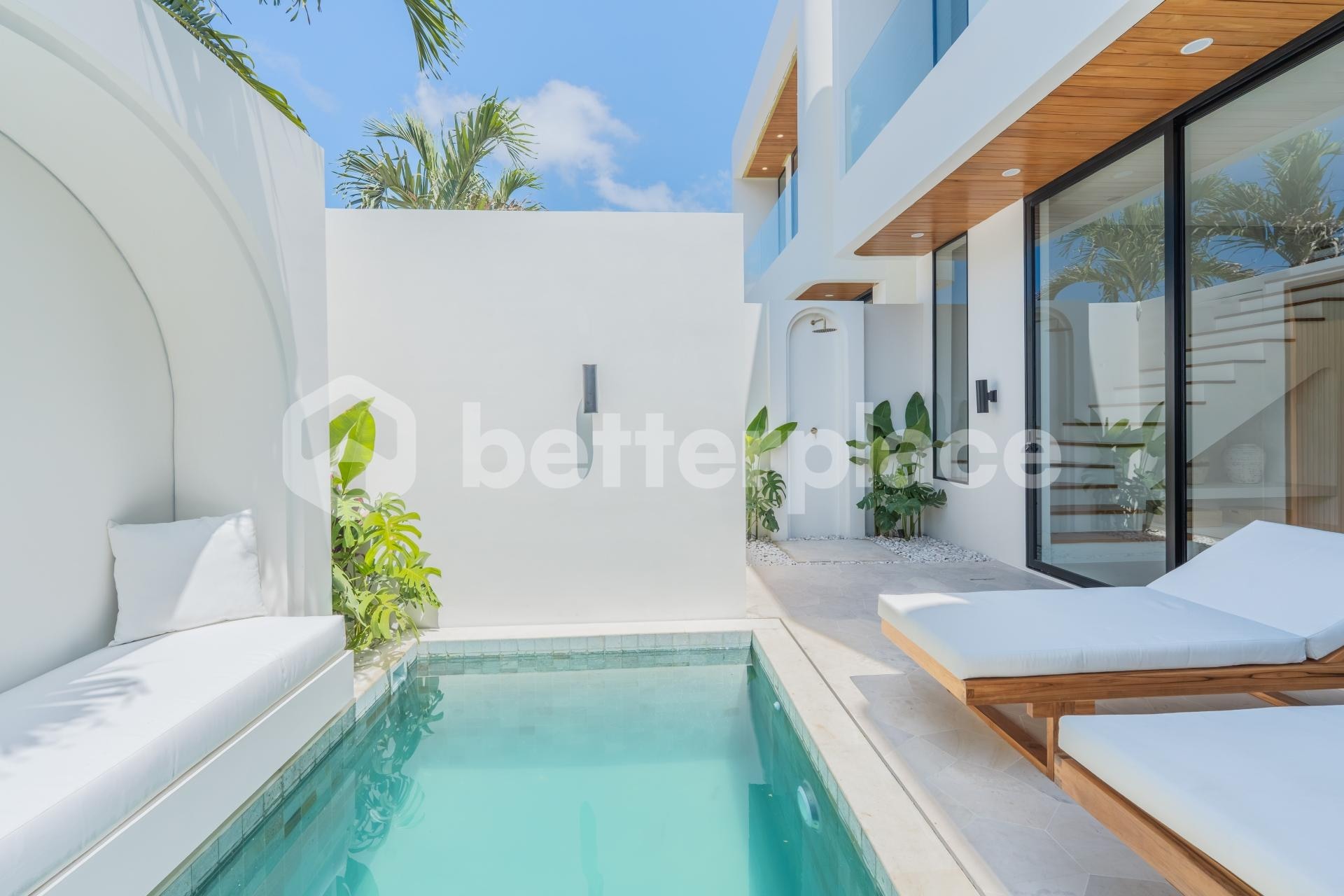 Sleek 1-Bedroom Villa with Strong Development Potential in Bingin