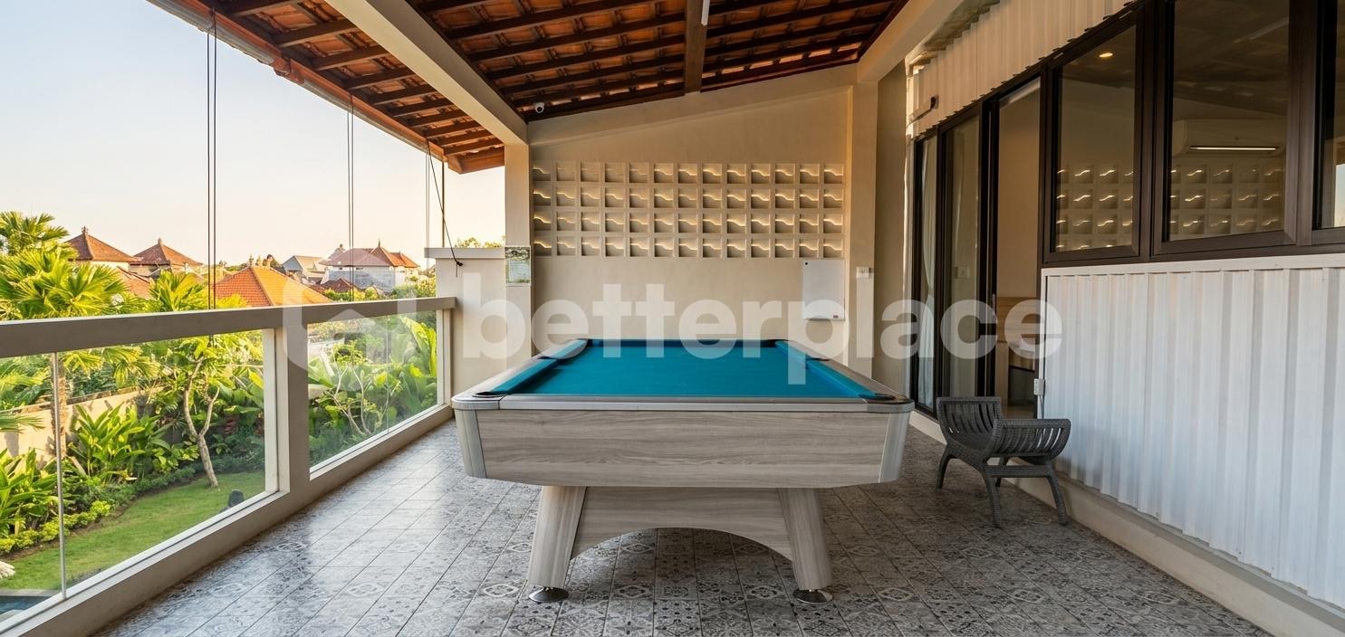 Live Upstairs, Earn Downstairs: Exclusive Property with Turnkey Rental Units and Solar-Powered Infrastructure